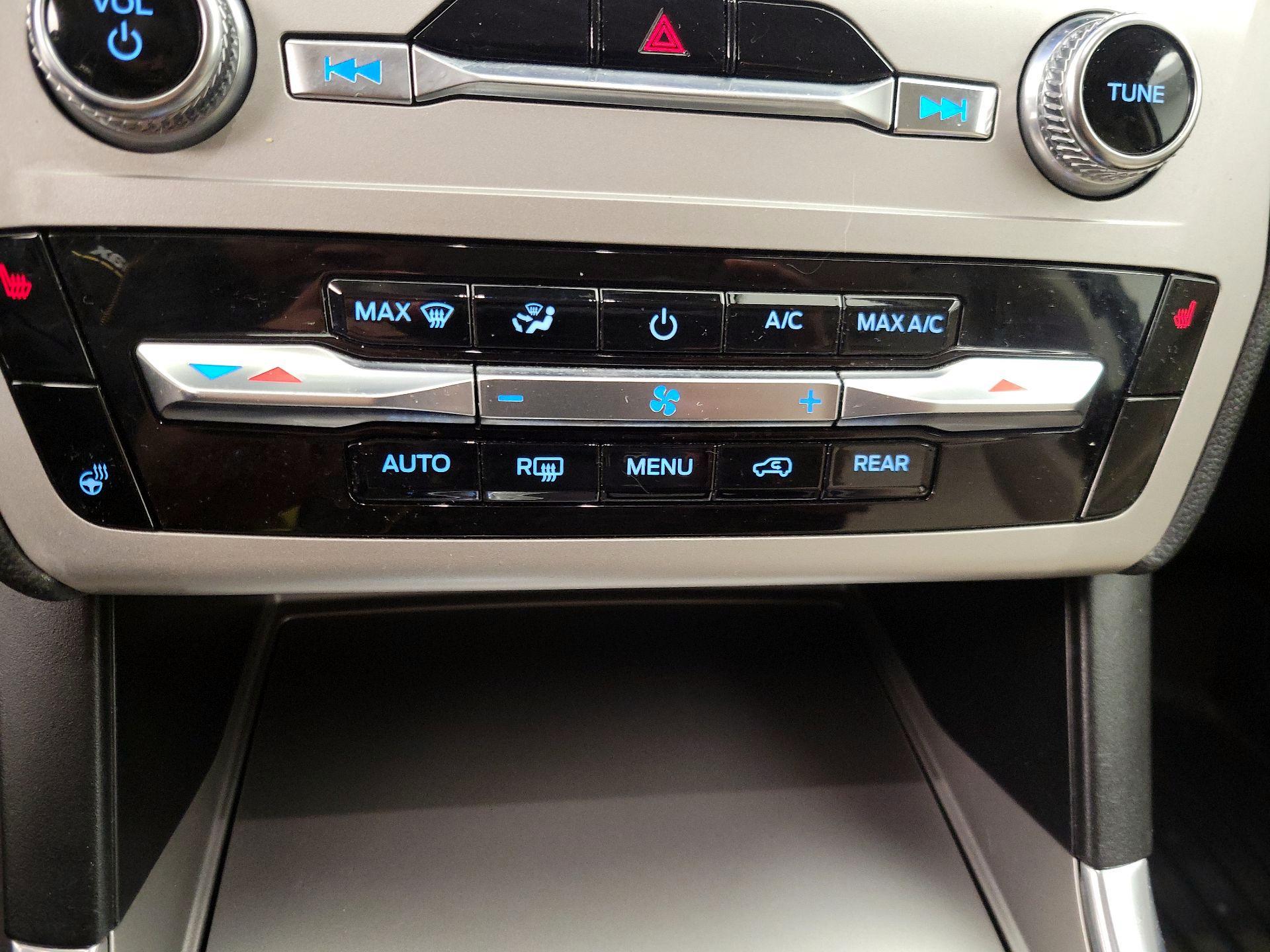 Thumbnail: 2020 Ford Explorer - 17