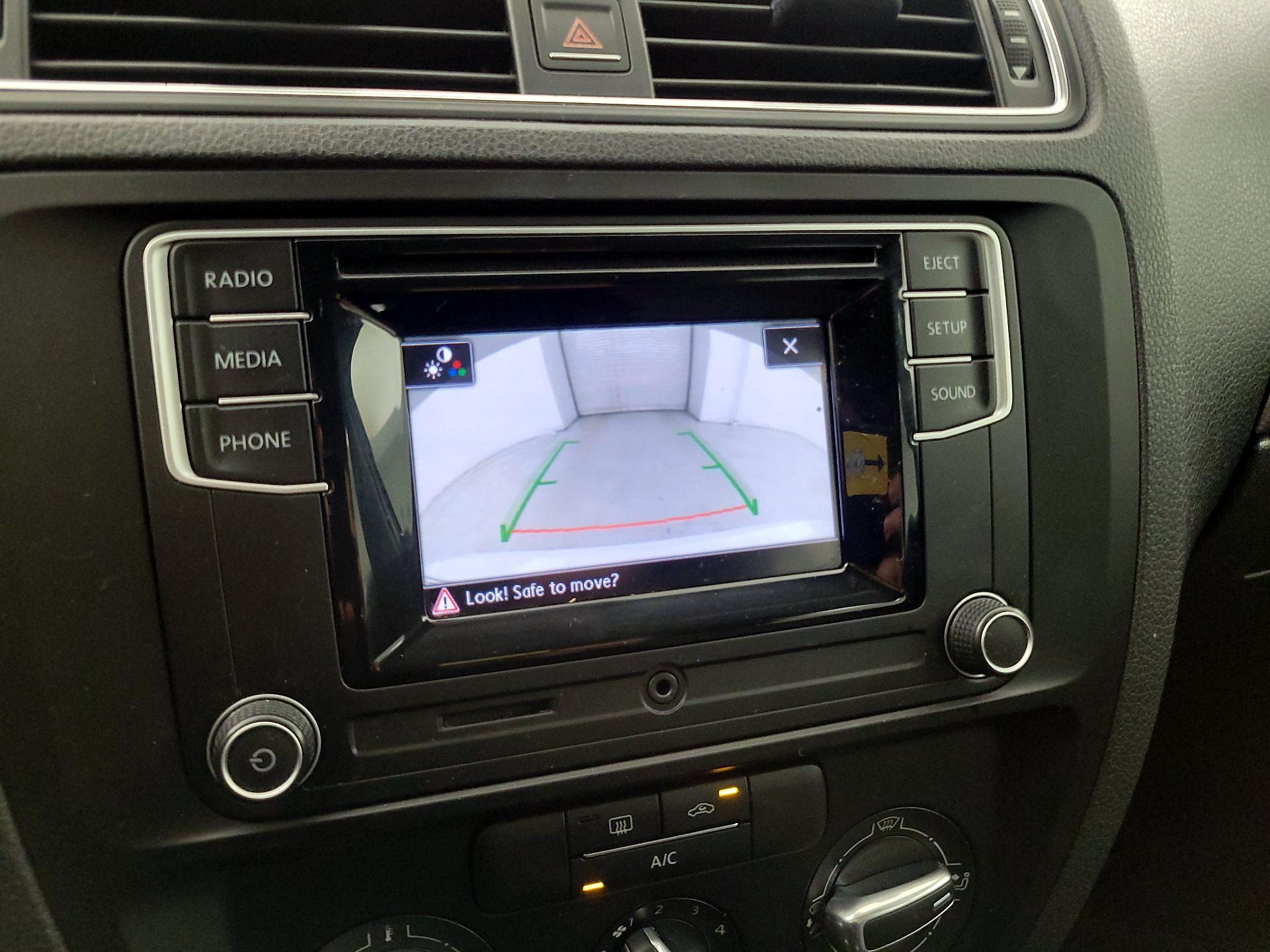 Thumbnail: 2017 Volkswagen Jetta - 14