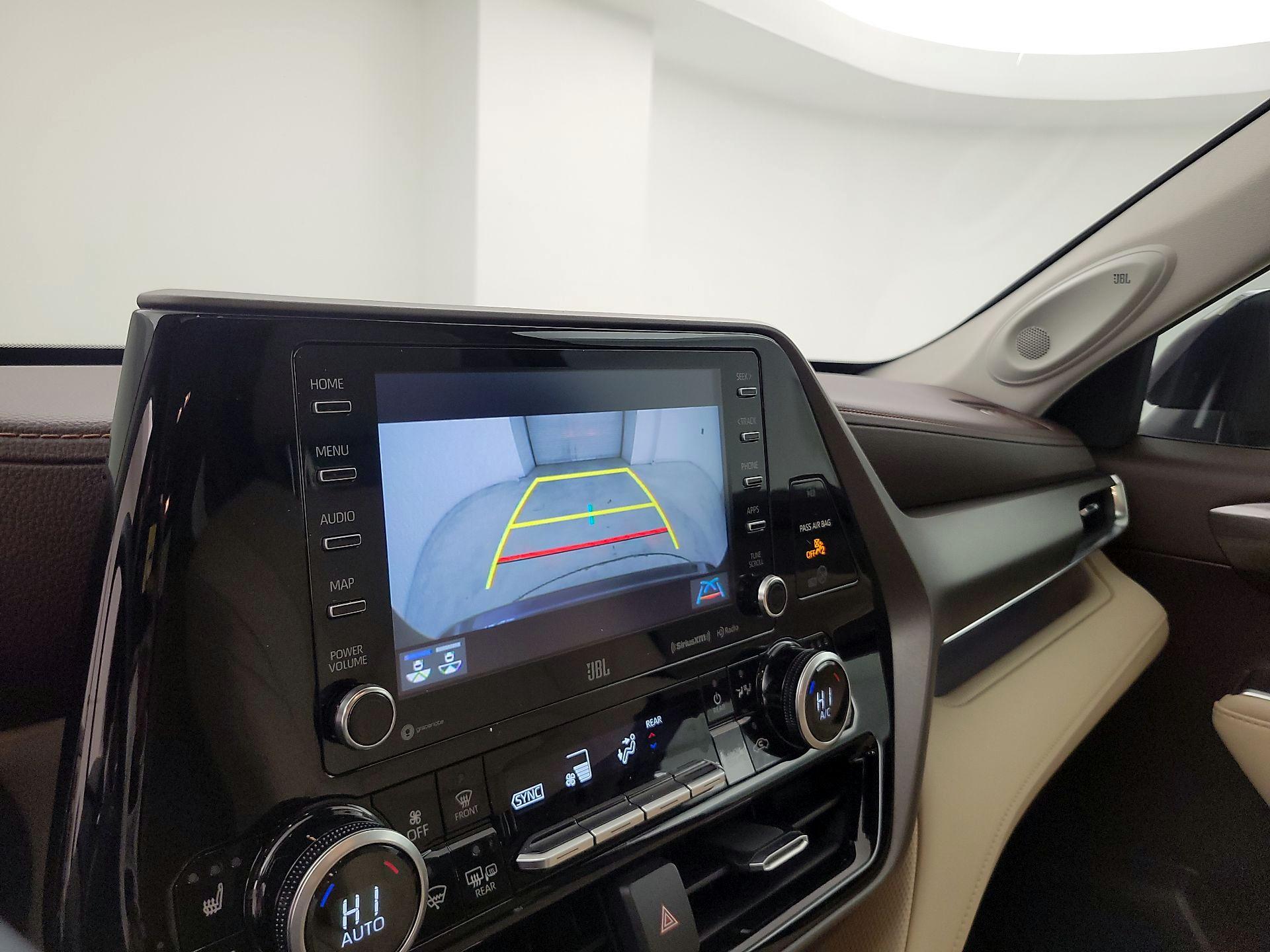 Thumbnail: 2021 Toyota Highlander - 15