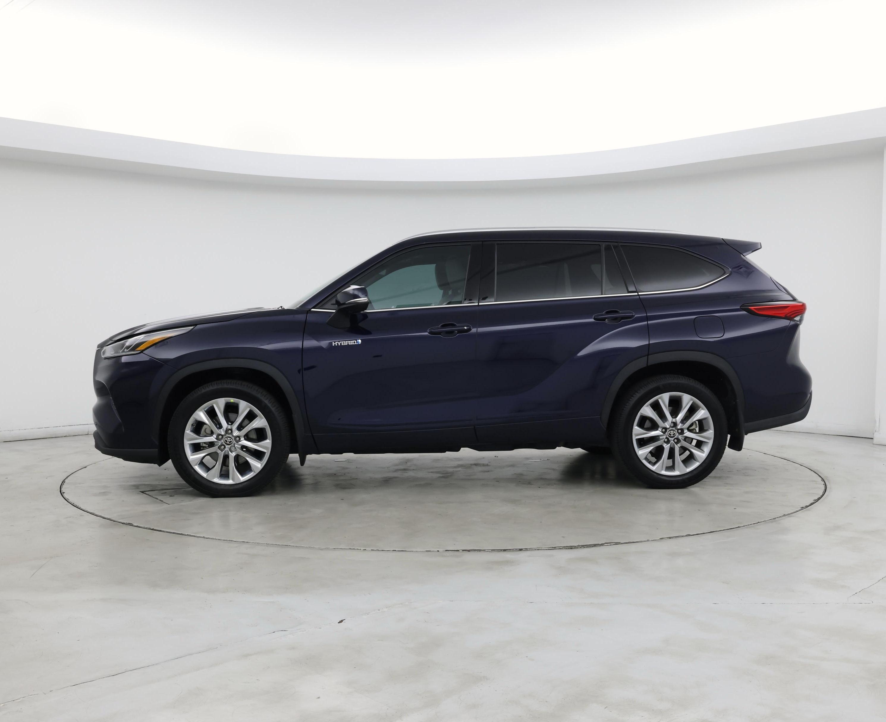 Thumbnail: 2021 Toyota Highlander - 3