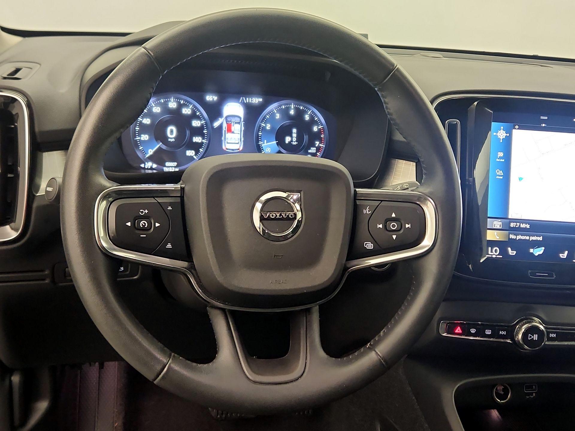 Thumbnail: 2021 Volvo XC40 - 10