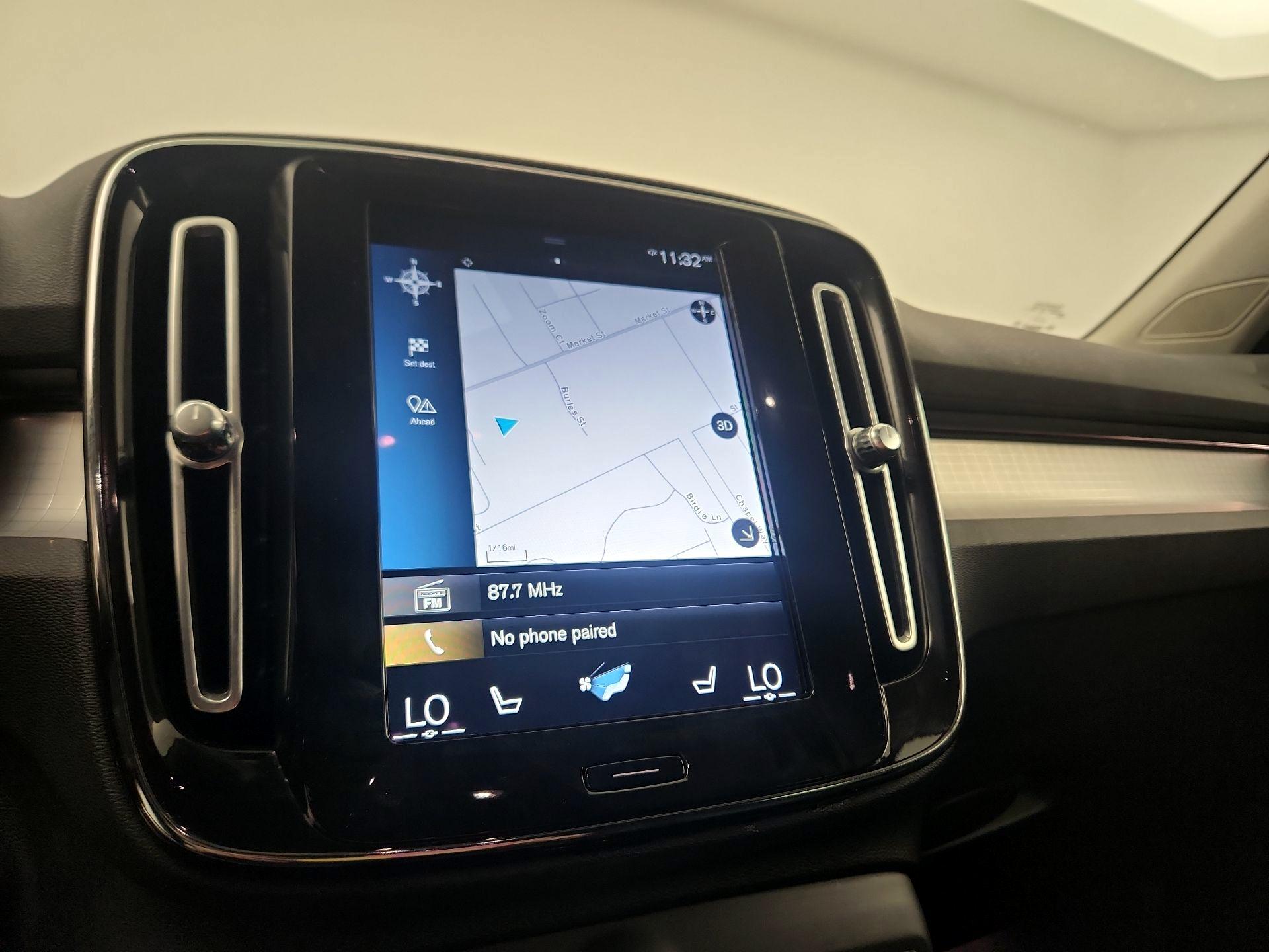 Thumbnail: 2021 Volvo XC40 - 14