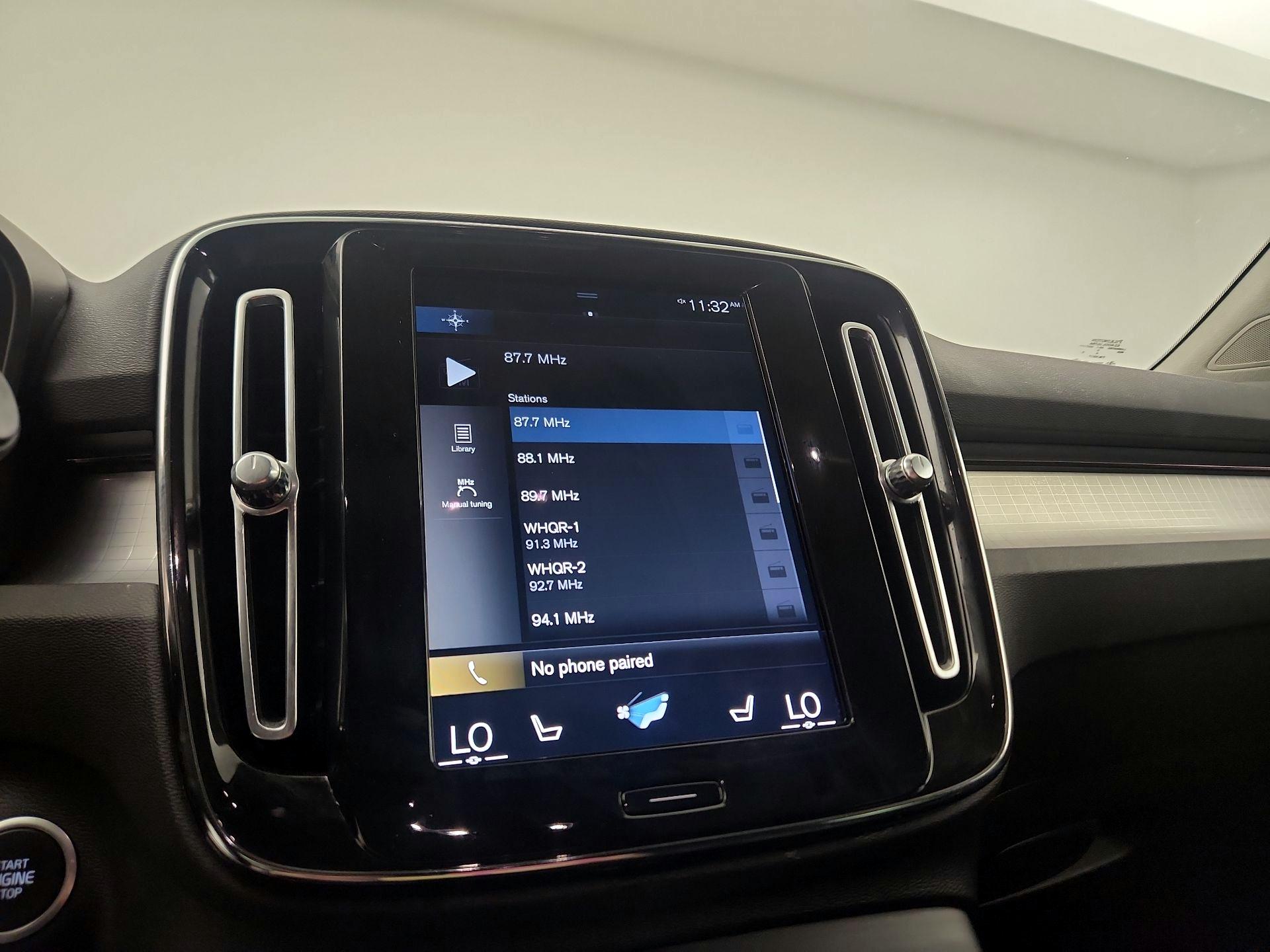 Thumbnail: 2021 Volvo XC40 - 16