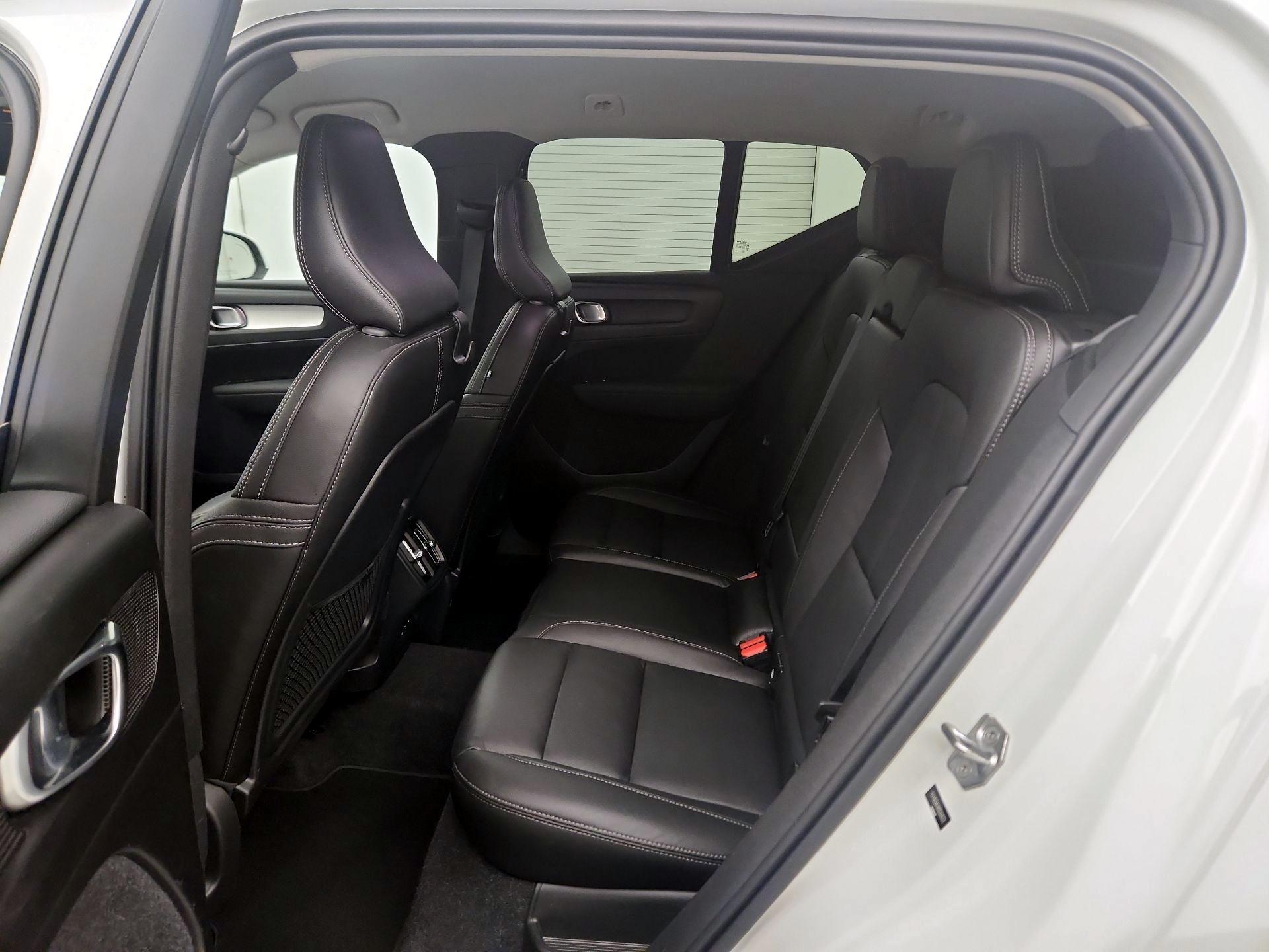 Thumbnail: 2021 Volvo XC40 - 20