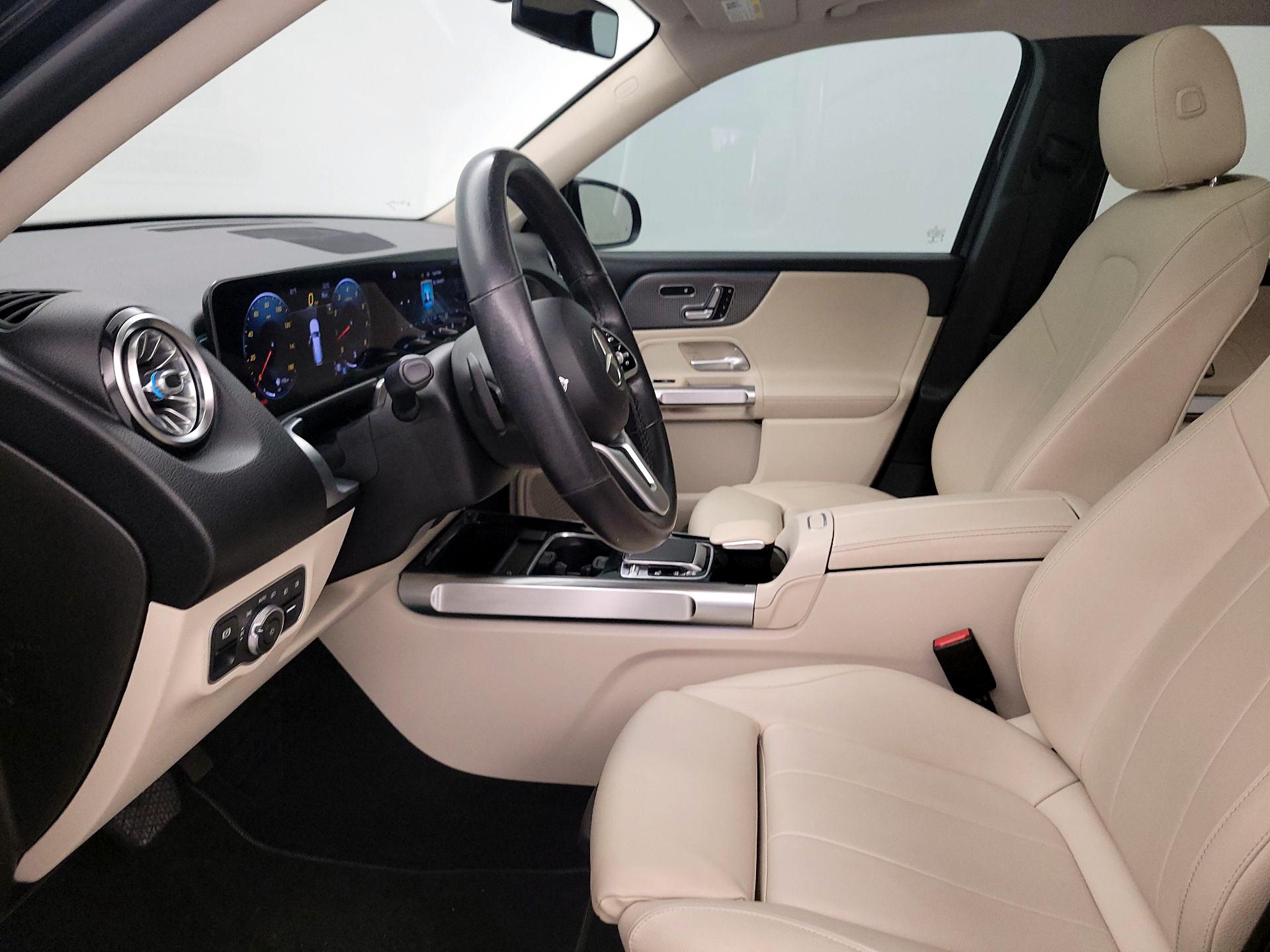 Thumbnail: 2021 Mercedes-Benz GLB - 11