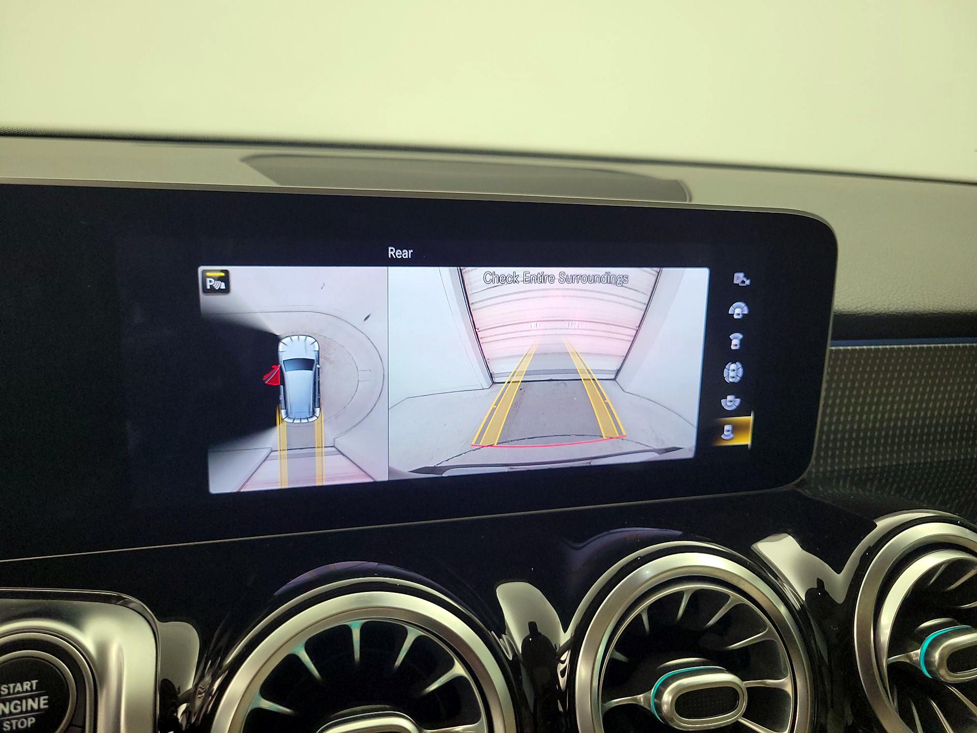 Thumbnail: 2021 Mercedes-Benz GLB - 14