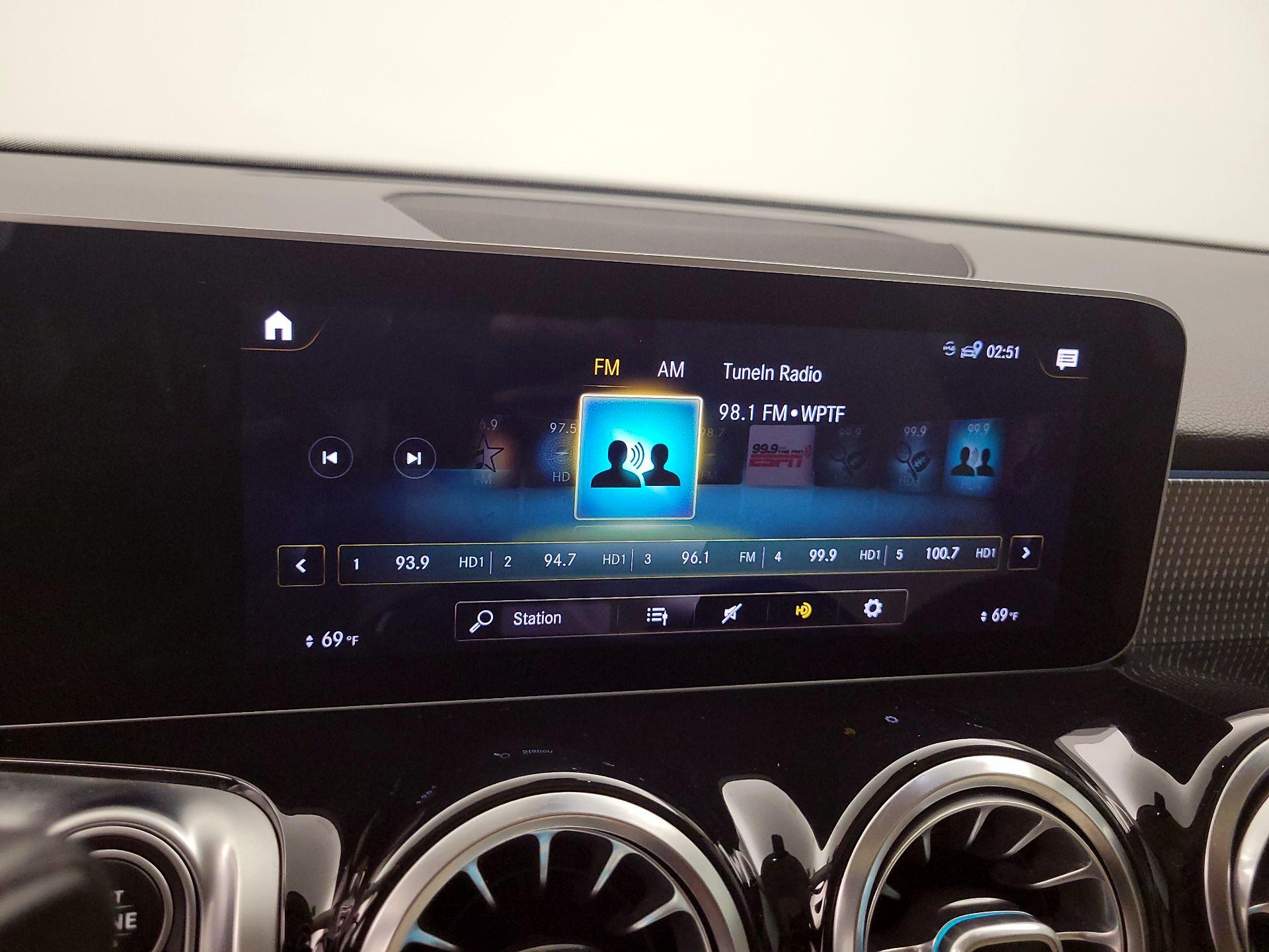 Thumbnail: 2021 Mercedes-Benz GLB - 15