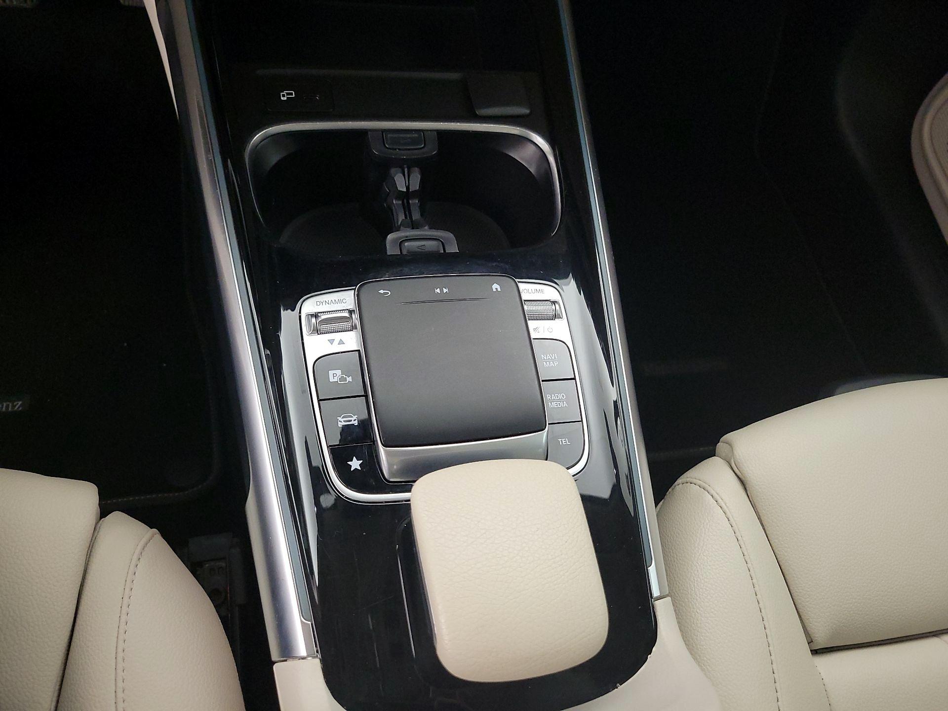 Thumbnail: 2021 Mercedes-Benz GLB - 17