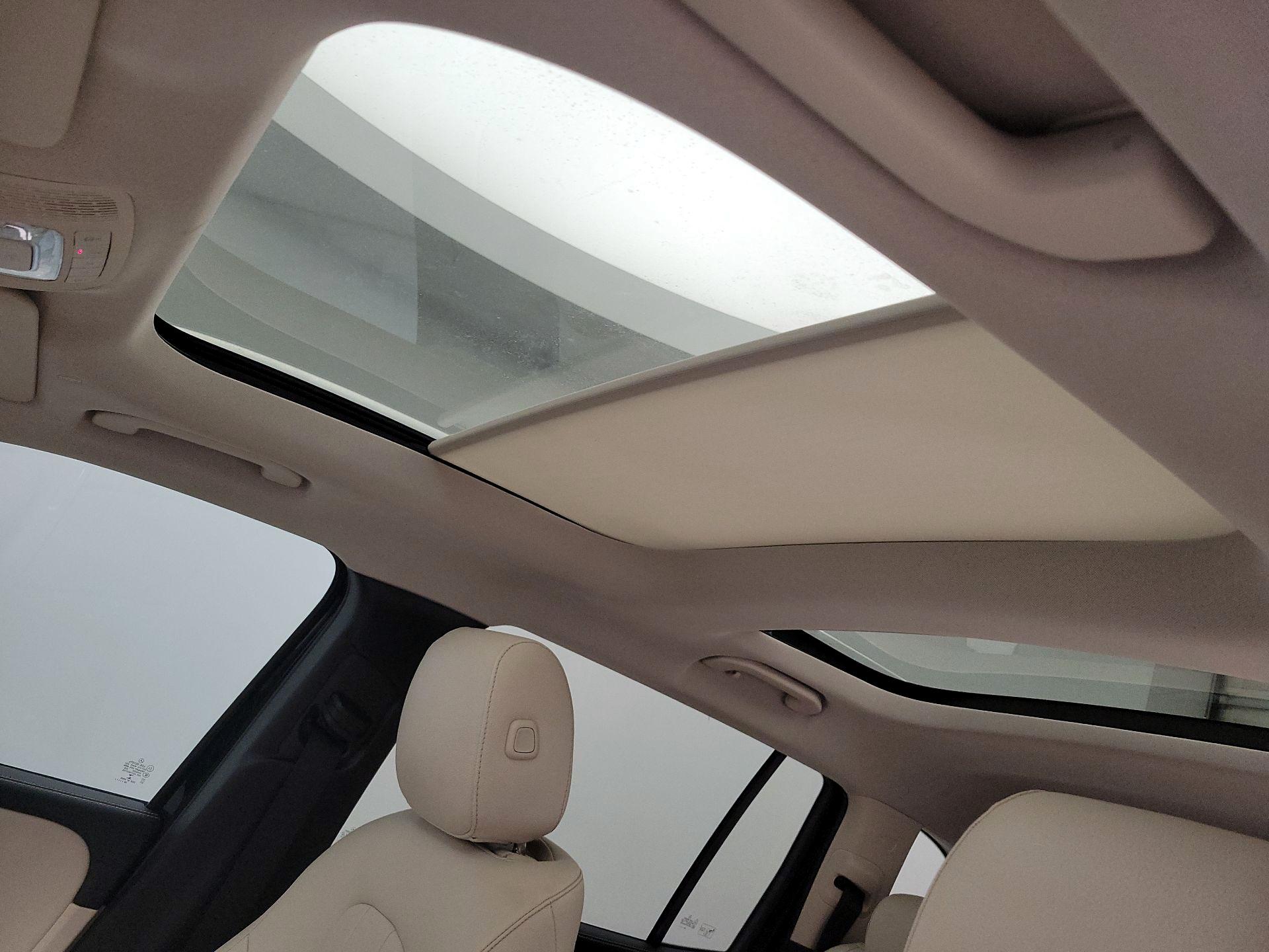 Thumbnail: 2021 Mercedes-Benz GLB - 19