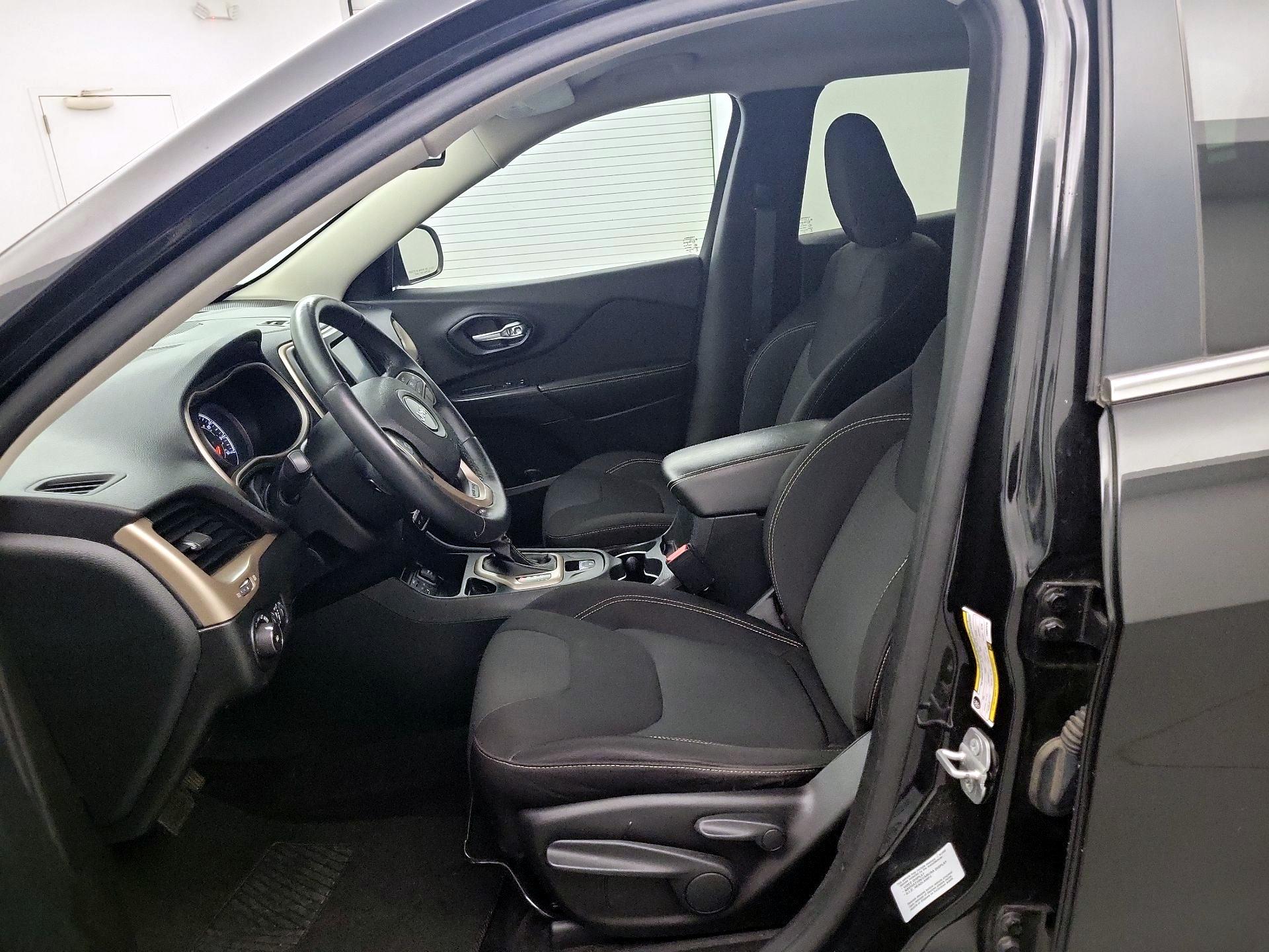 Thumbnail: 2015 Jeep Cherokee - 9