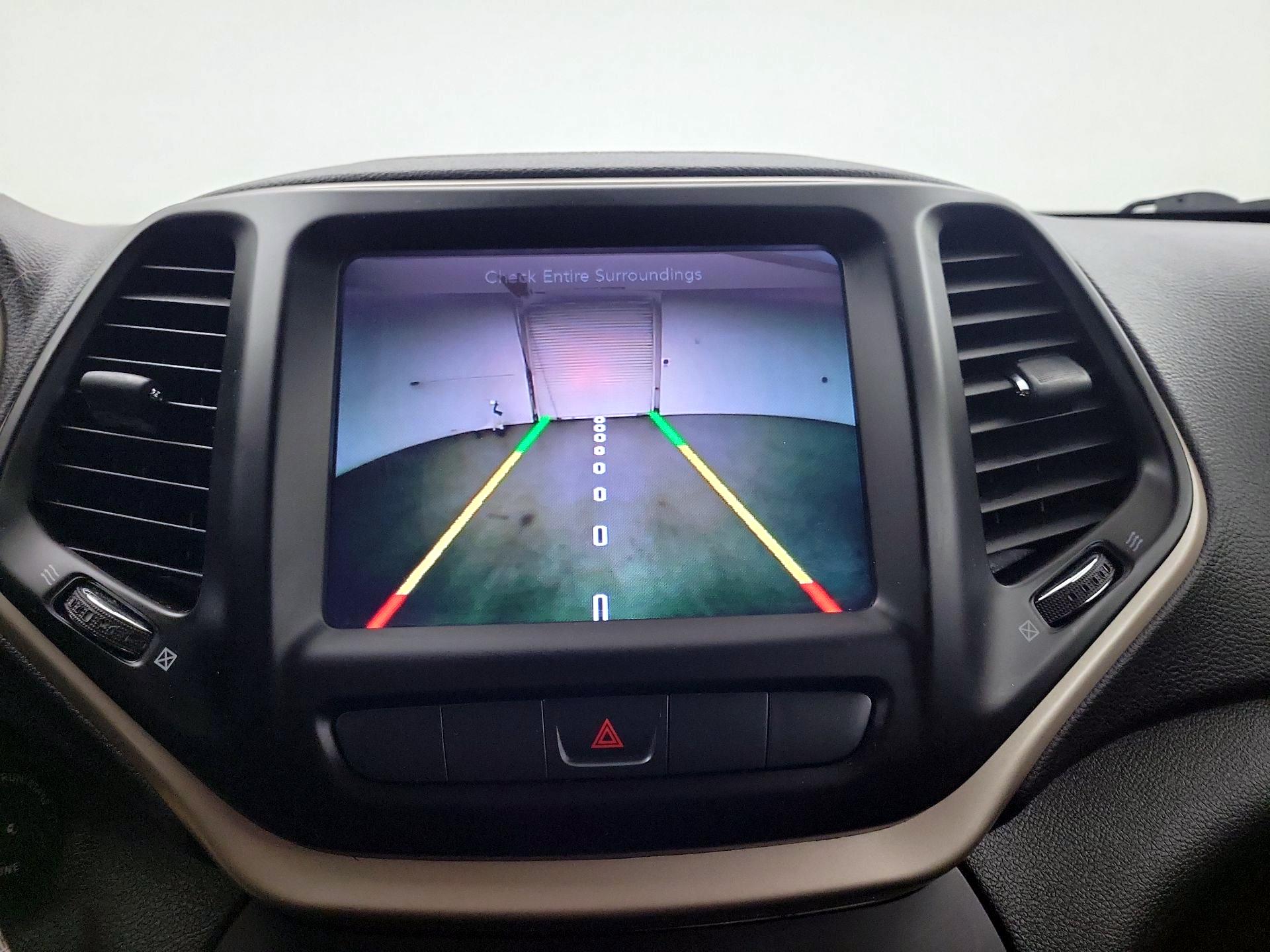 Thumbnail: 2015 Jeep Cherokee - 12