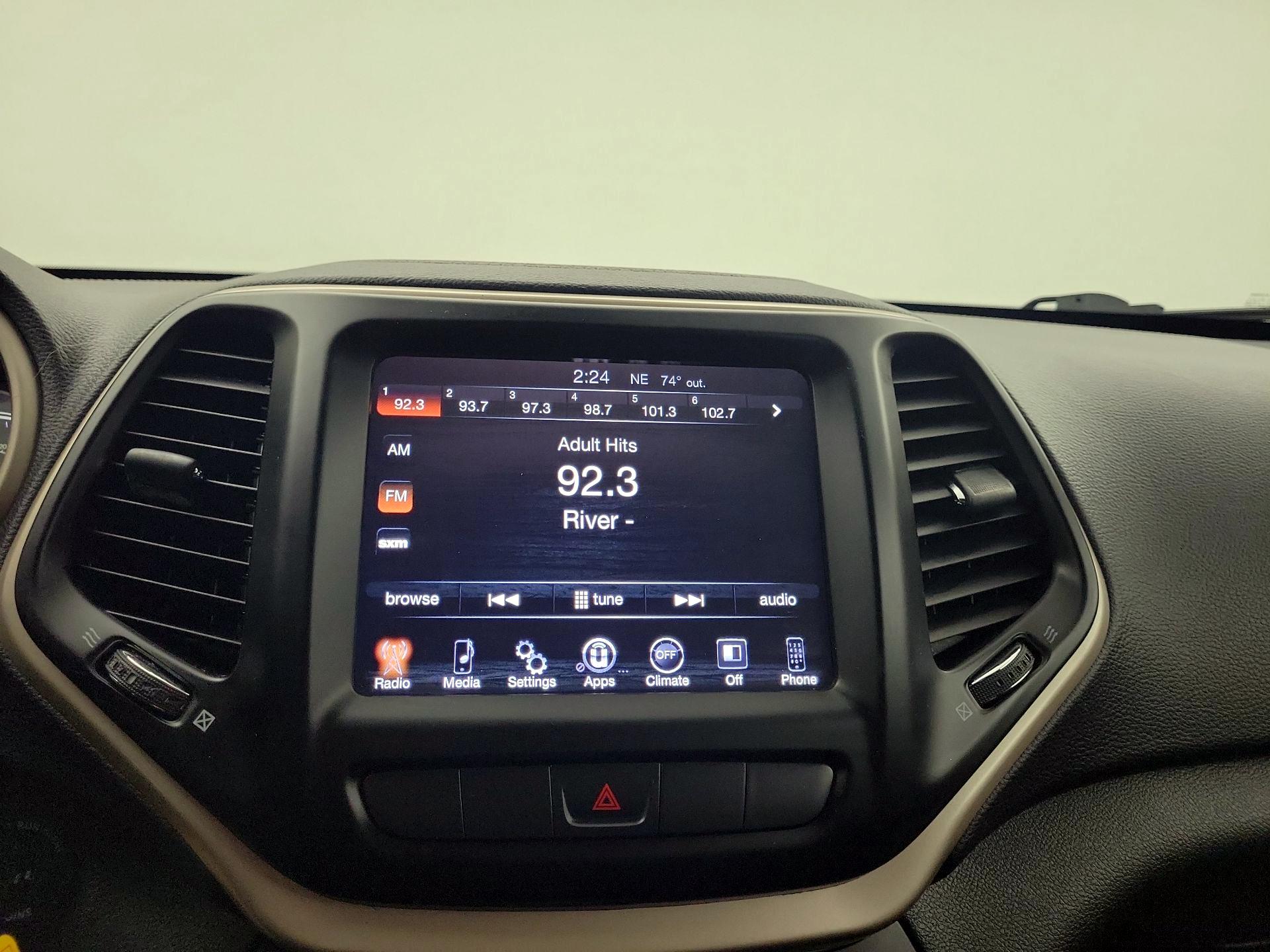 Thumbnail: 2015 Jeep Cherokee - 13