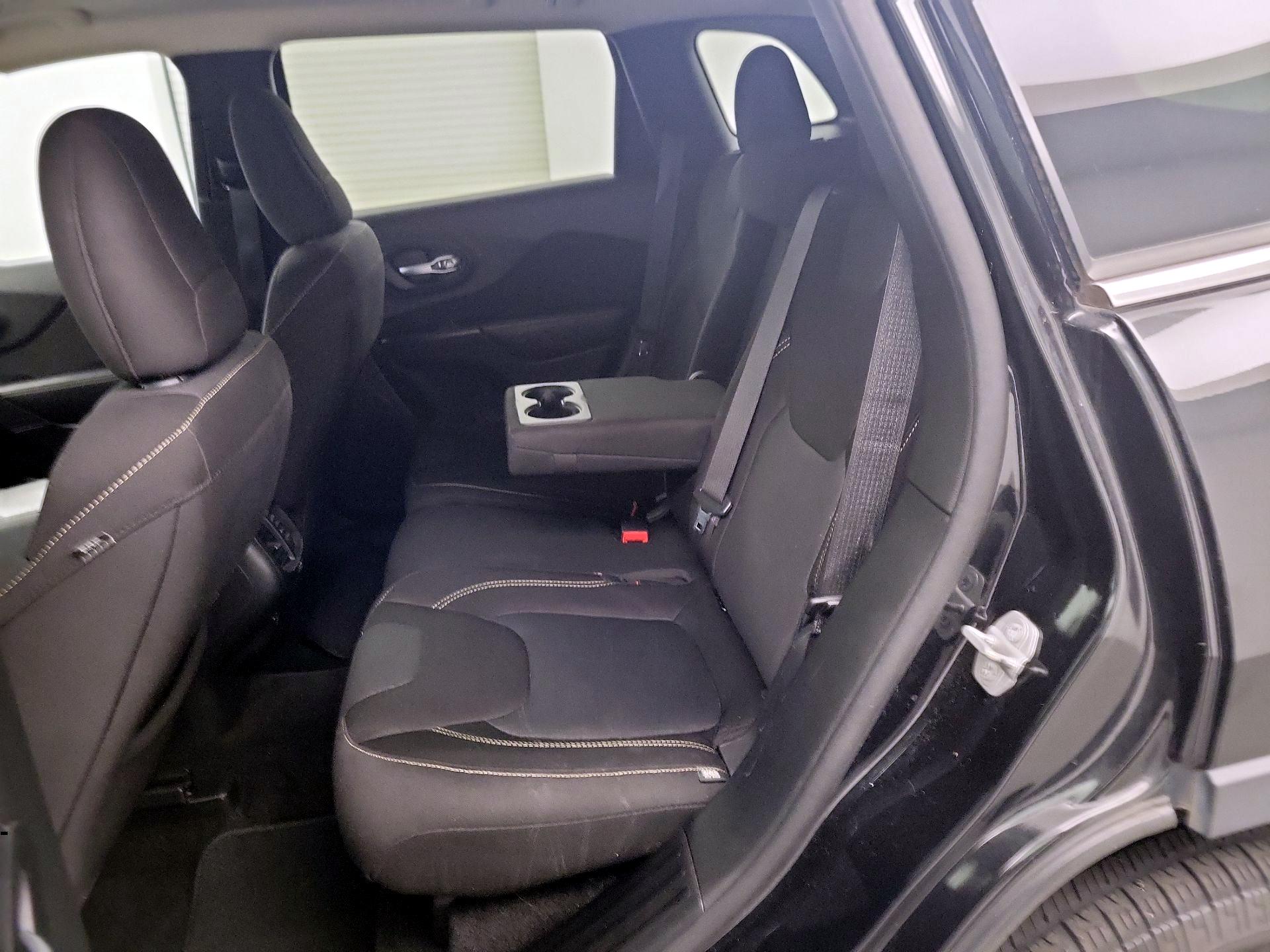 Thumbnail: 2015 Jeep Cherokee - 17