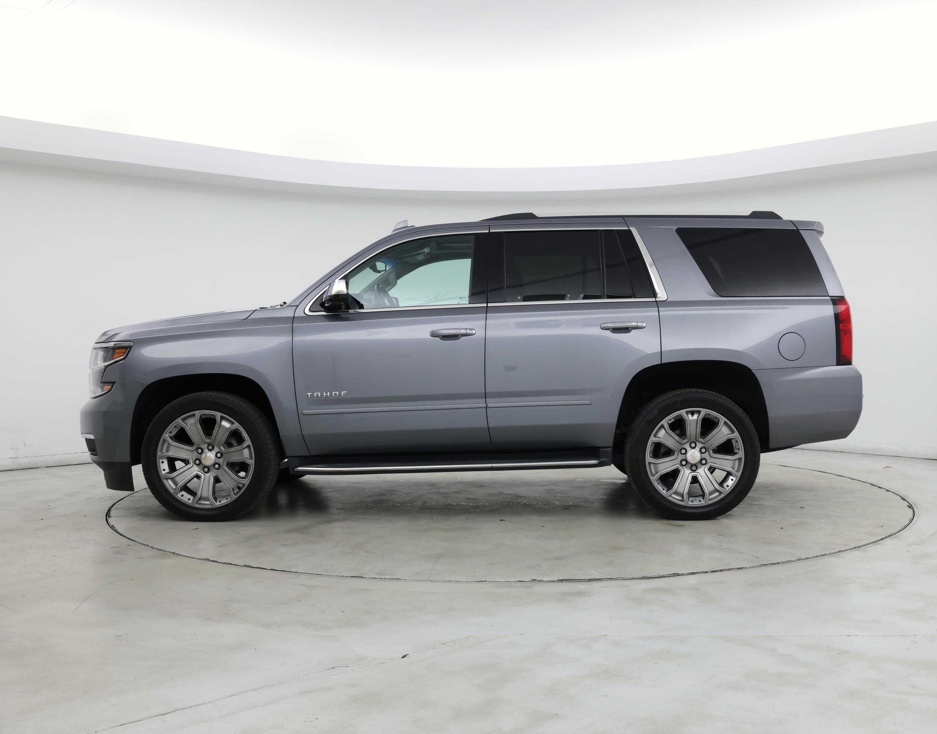Thumbnail: 2019 Chevrolet Tahoe - 3