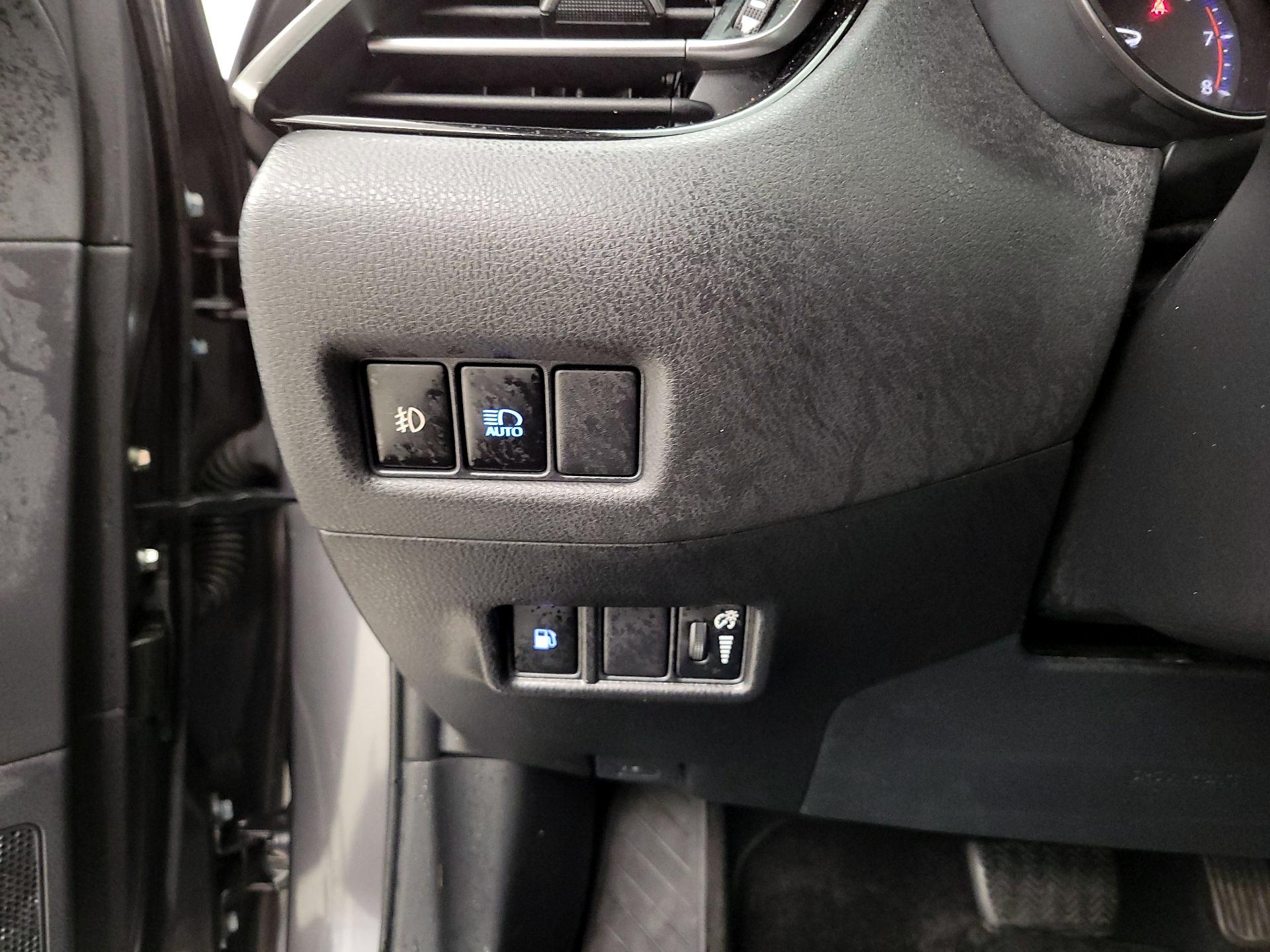 Thumbnail: 2018 Toyota C-HR - 13