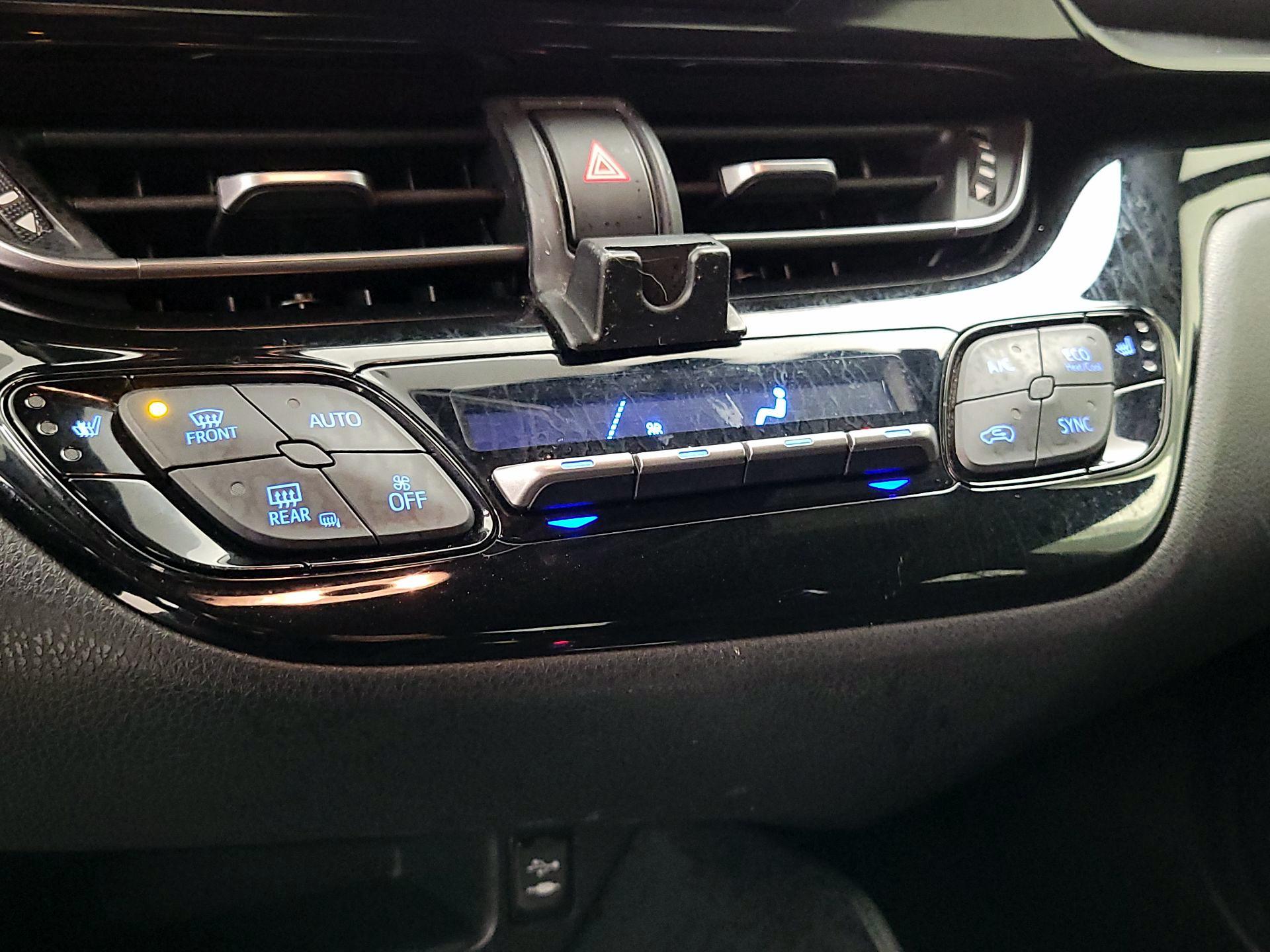 Thumbnail: 2018 Toyota C-HR - 16