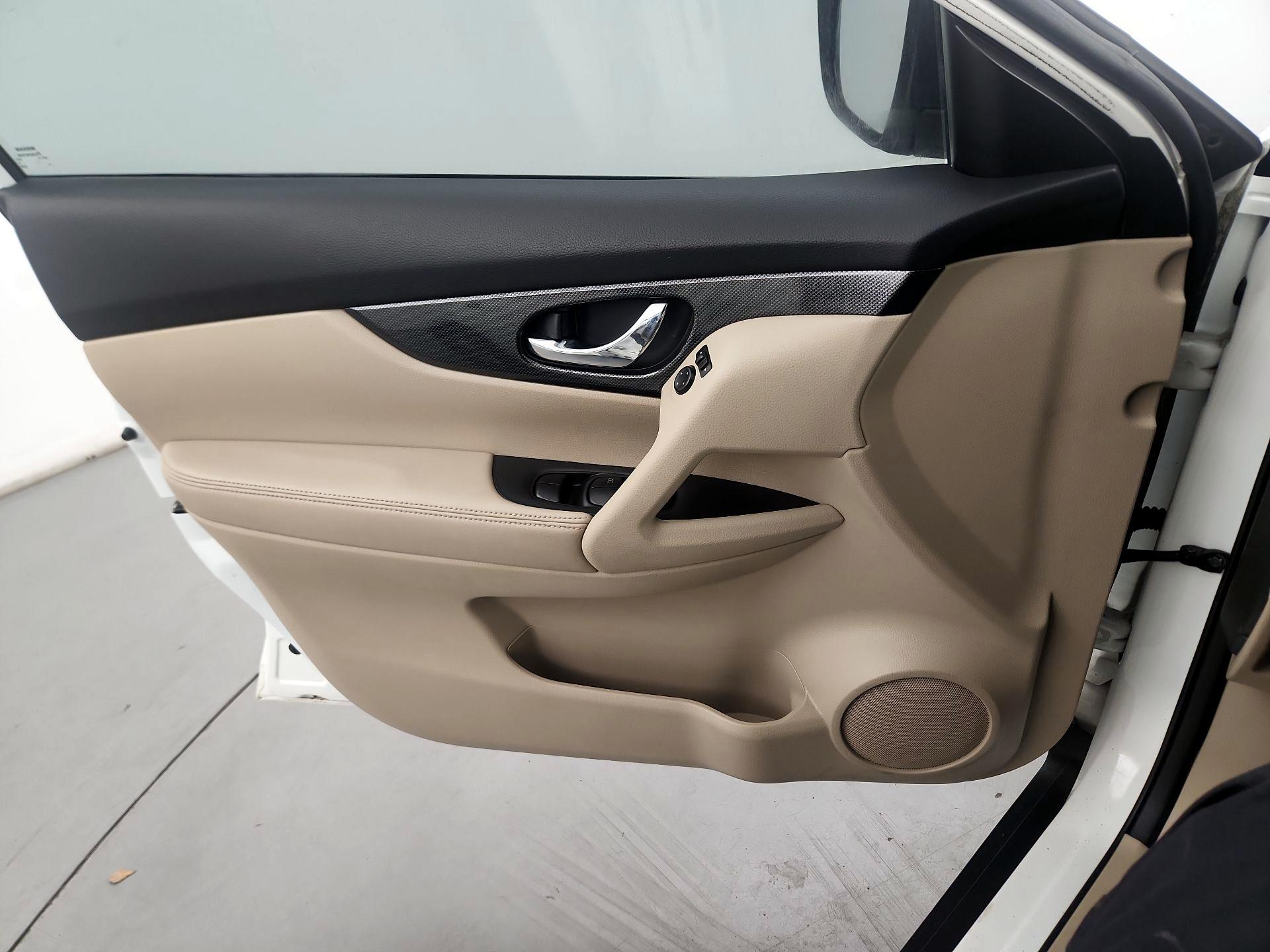 Thumbnail: 2014 Nissan Rogue - 10