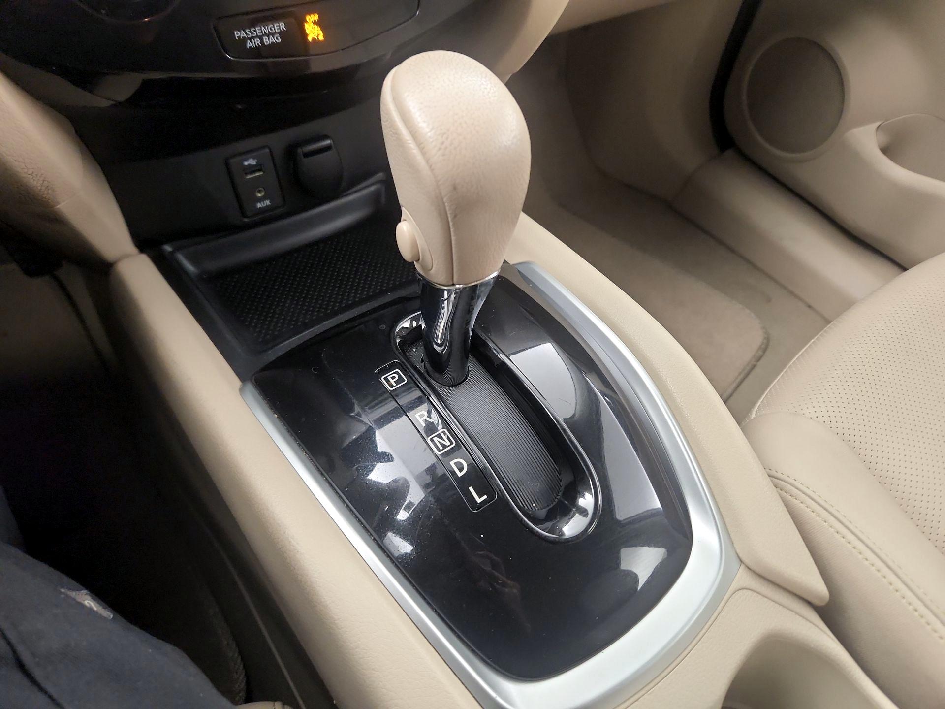 Thumbnail: 2014 Nissan Rogue - 16