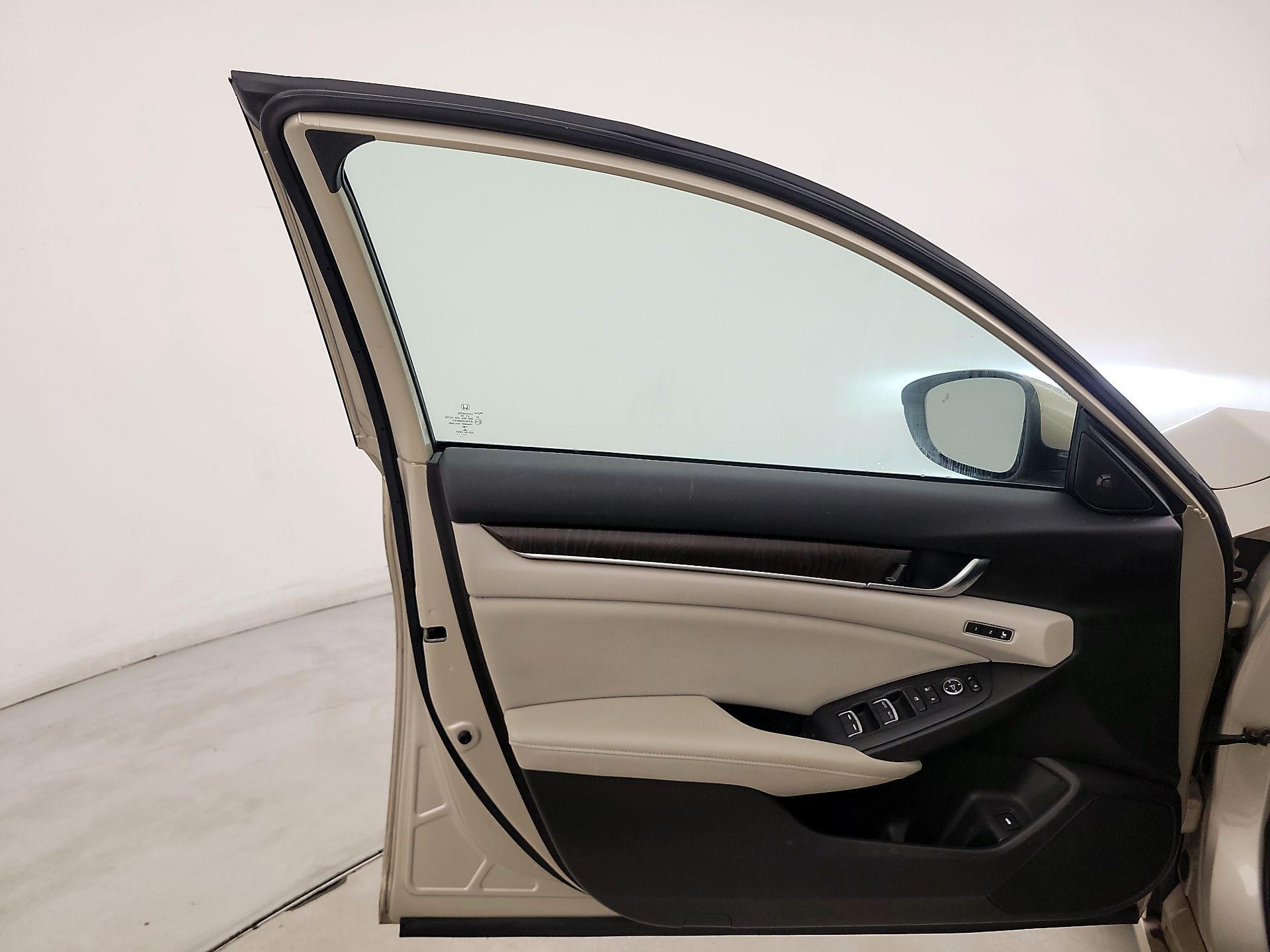 Thumbnail: 2018 Honda Accord - 12