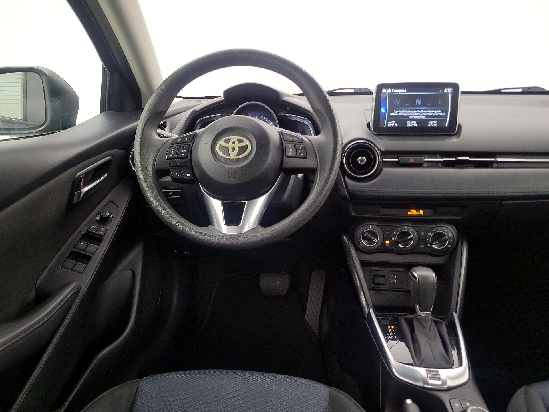 Thumbnail: 2017 Toyota Yaris iA - 10