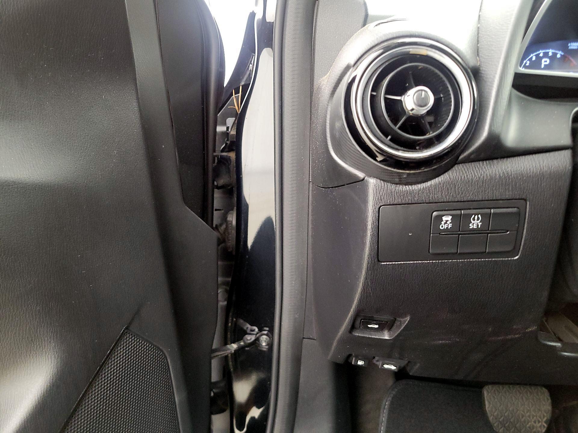 Thumbnail: 2017 Toyota Yaris iA - 13