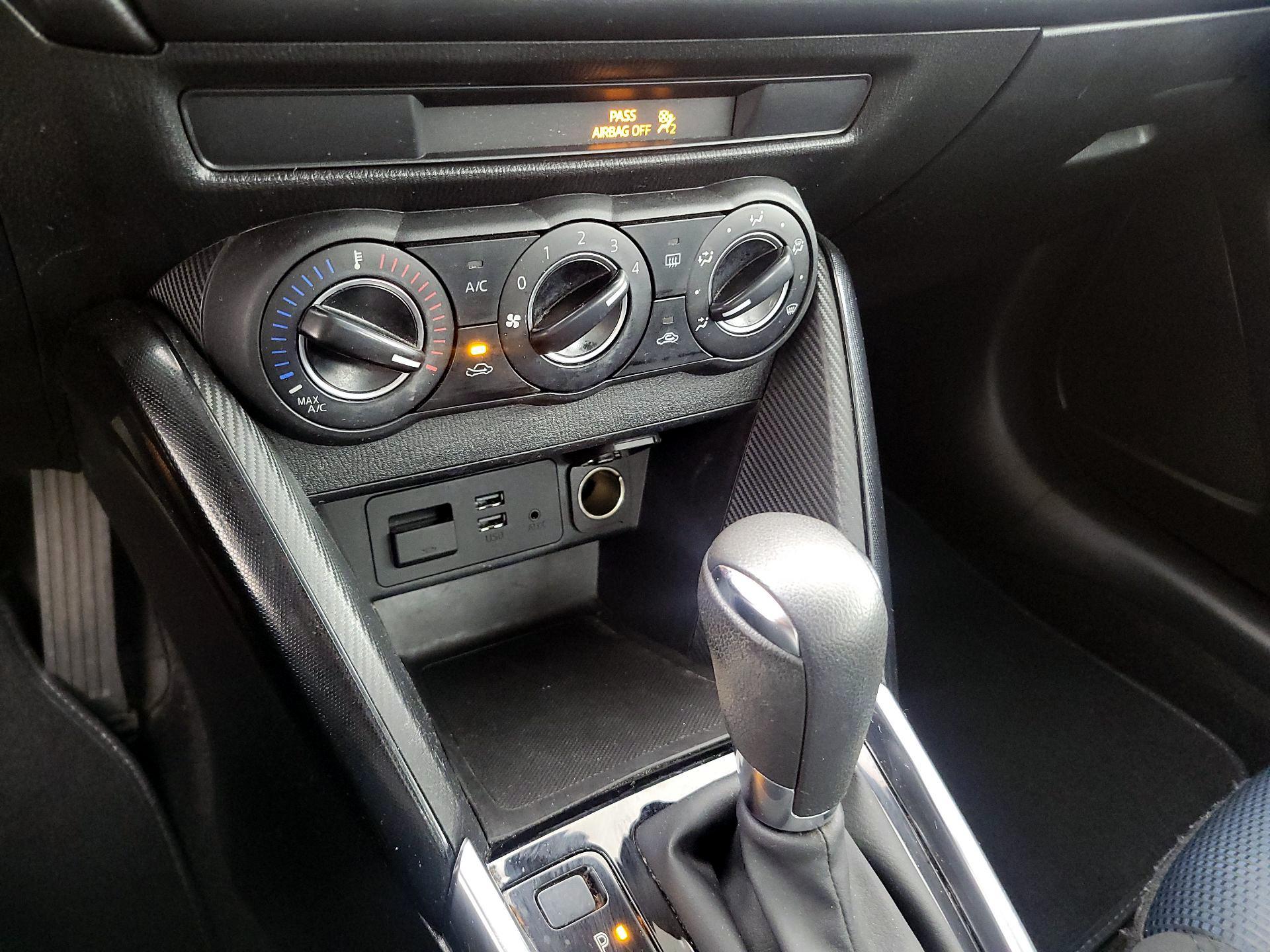 Thumbnail: 2017 Toyota Yaris iA - 16