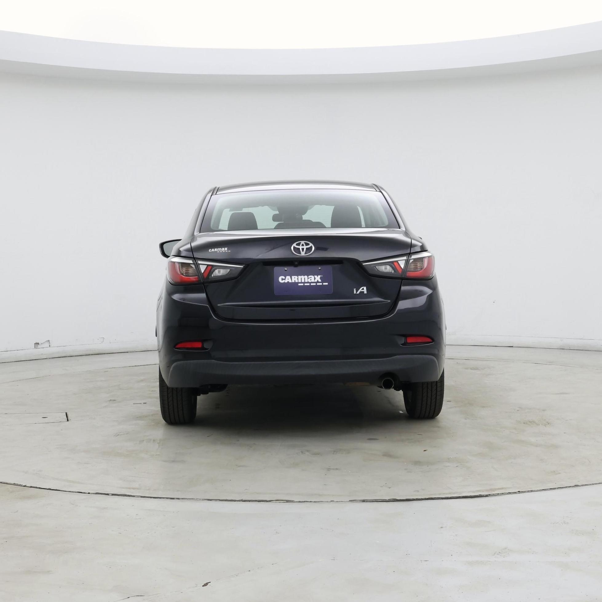 Thumbnail: 2017 Toyota Yaris iA - 6