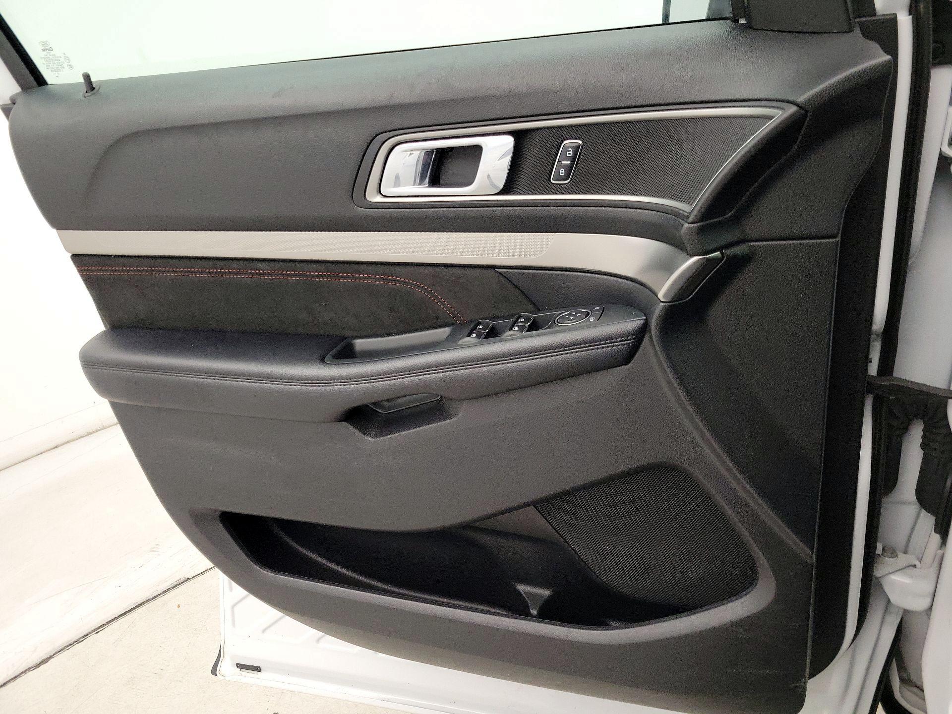 Thumbnail: 2018 Ford Explorer - 12