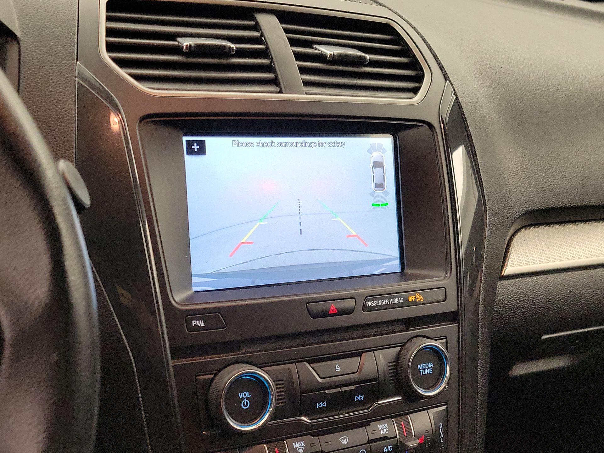 Thumbnail: 2018 Ford Explorer - 14