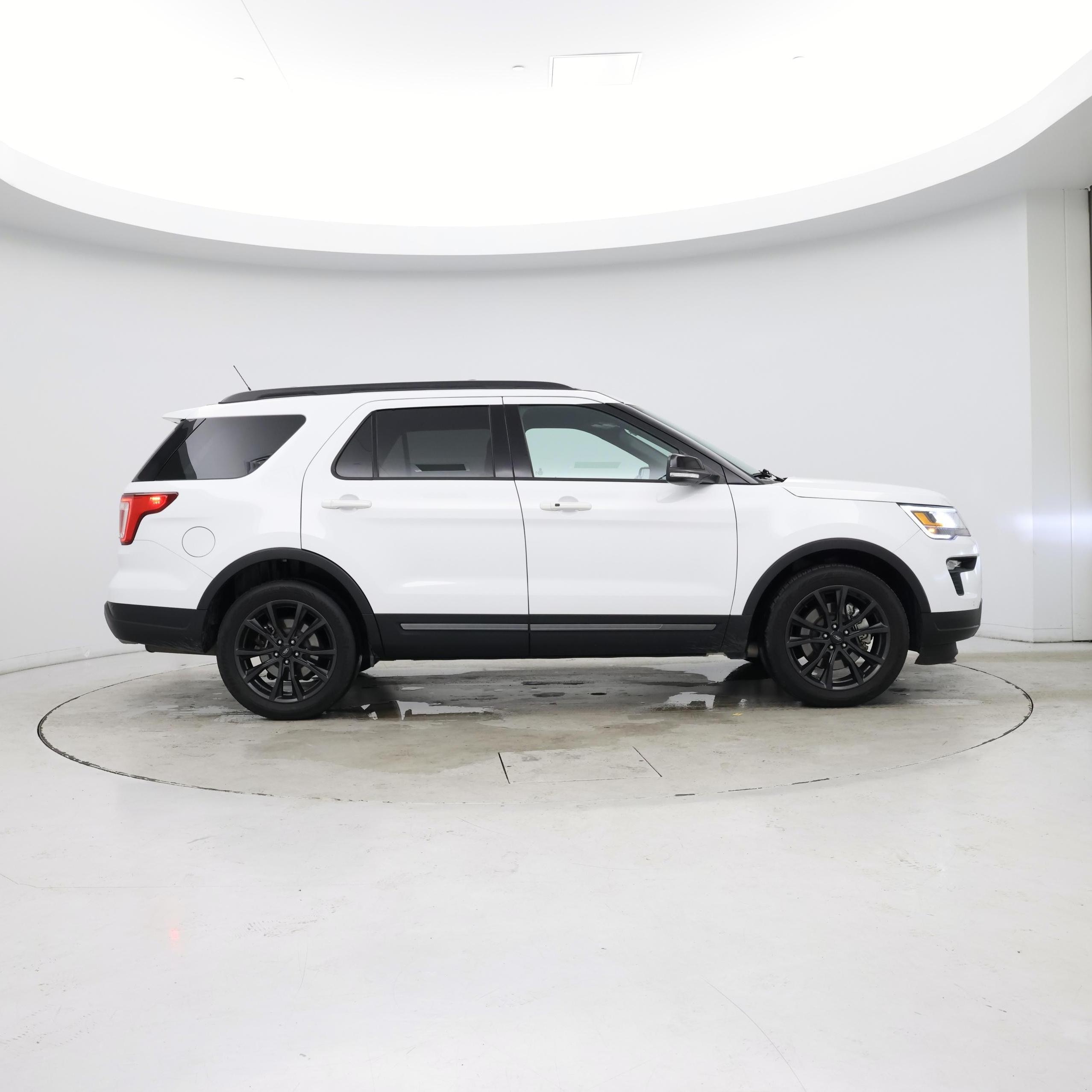 Thumbnail: 2018 Ford Explorer - 7