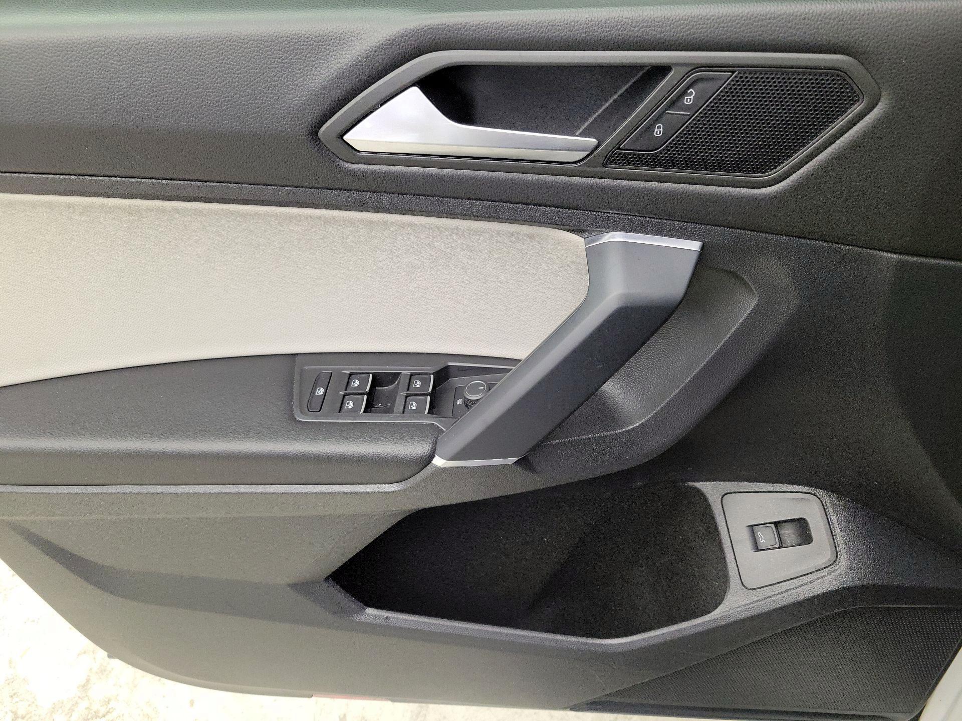 Thumbnail: 2020 Volkswagen Tiguan - 12