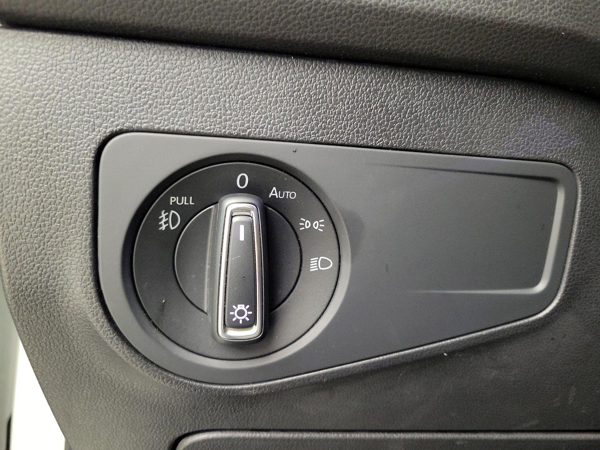 Thumbnail: 2020 Volkswagen Tiguan - 13