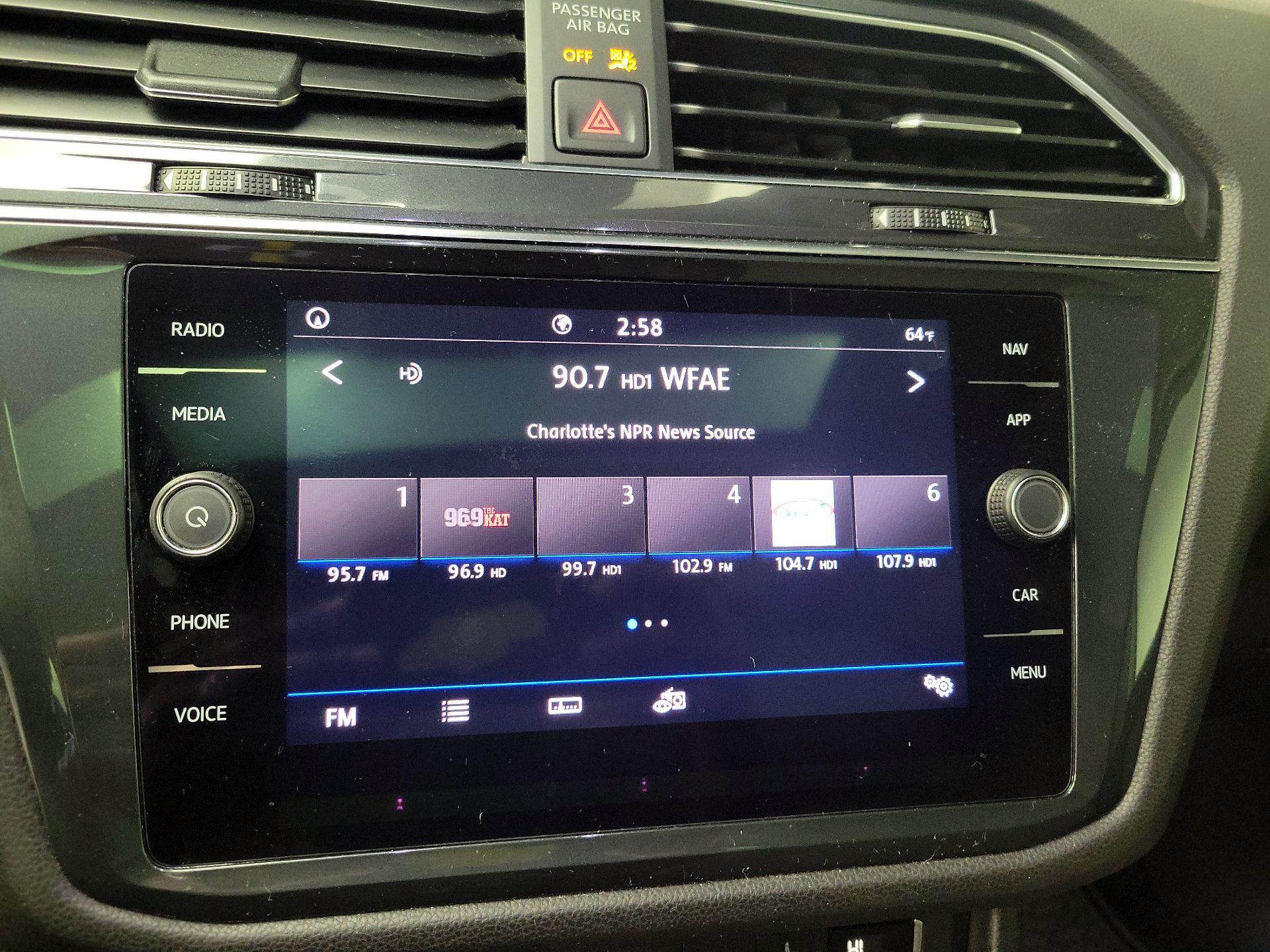 Thumbnail: 2020 Volkswagen Tiguan - 16