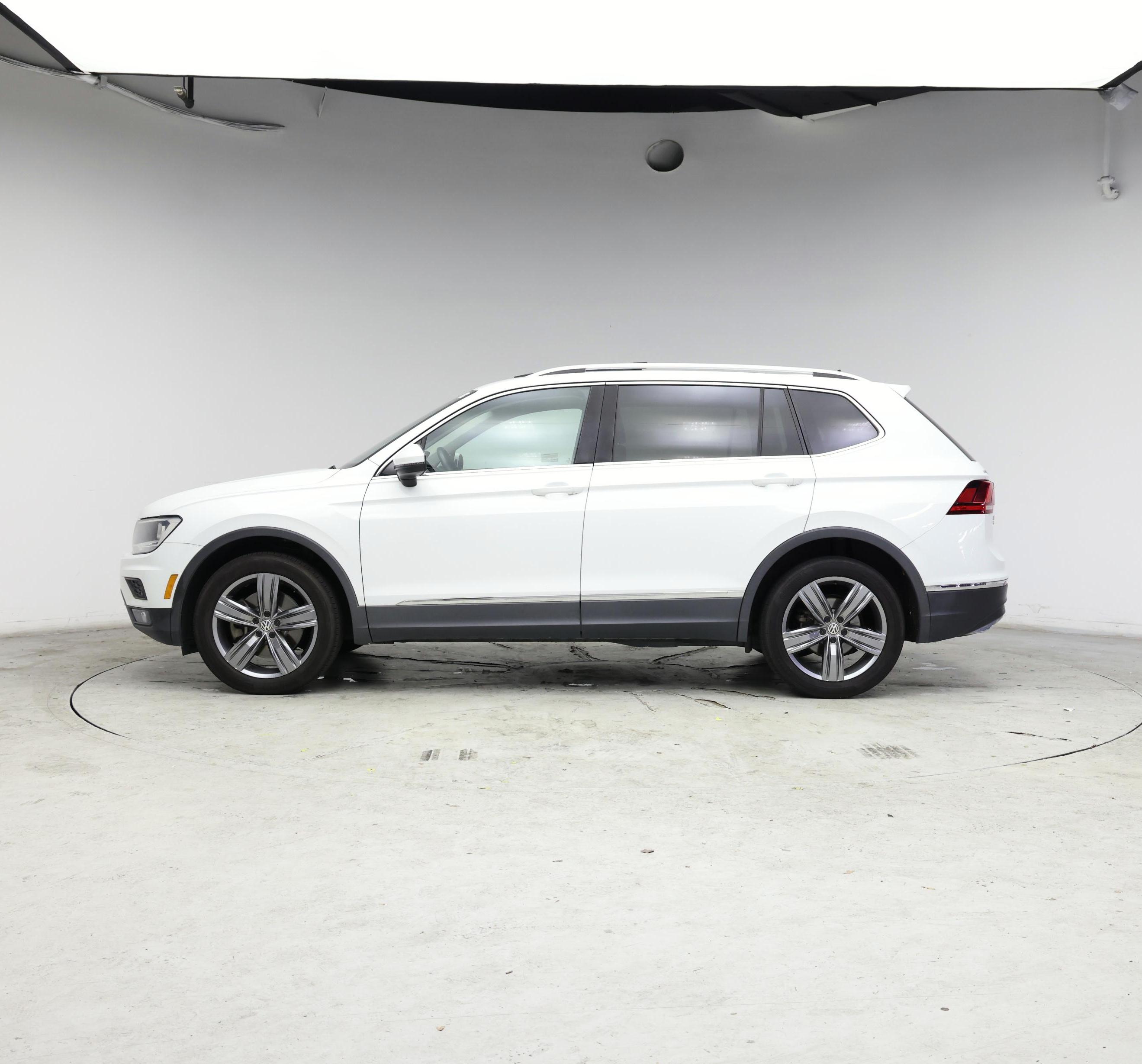 Thumbnail: 2020 Volkswagen Tiguan - 3