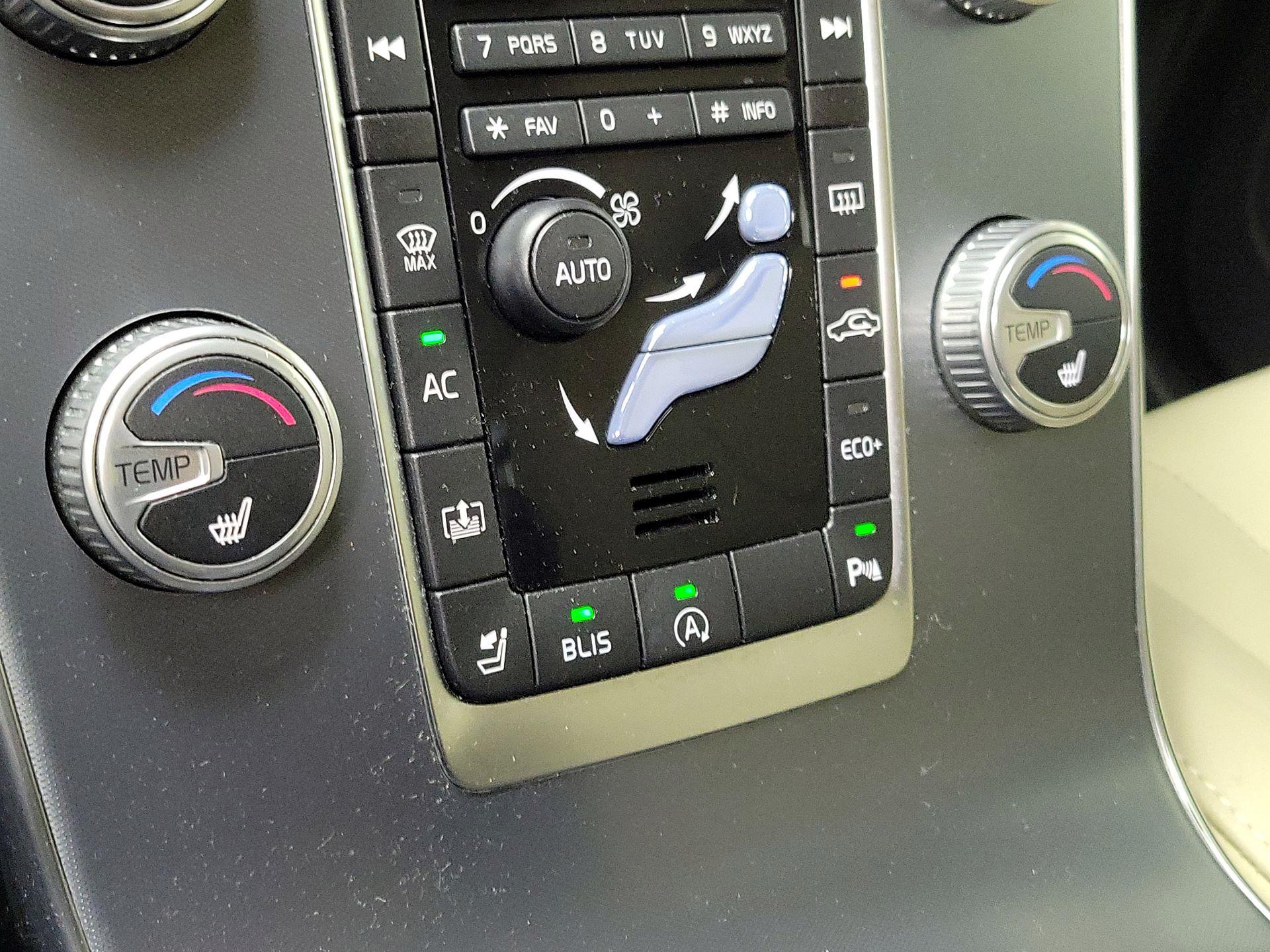 Thumbnail: 2017 Volvo S60 - 16