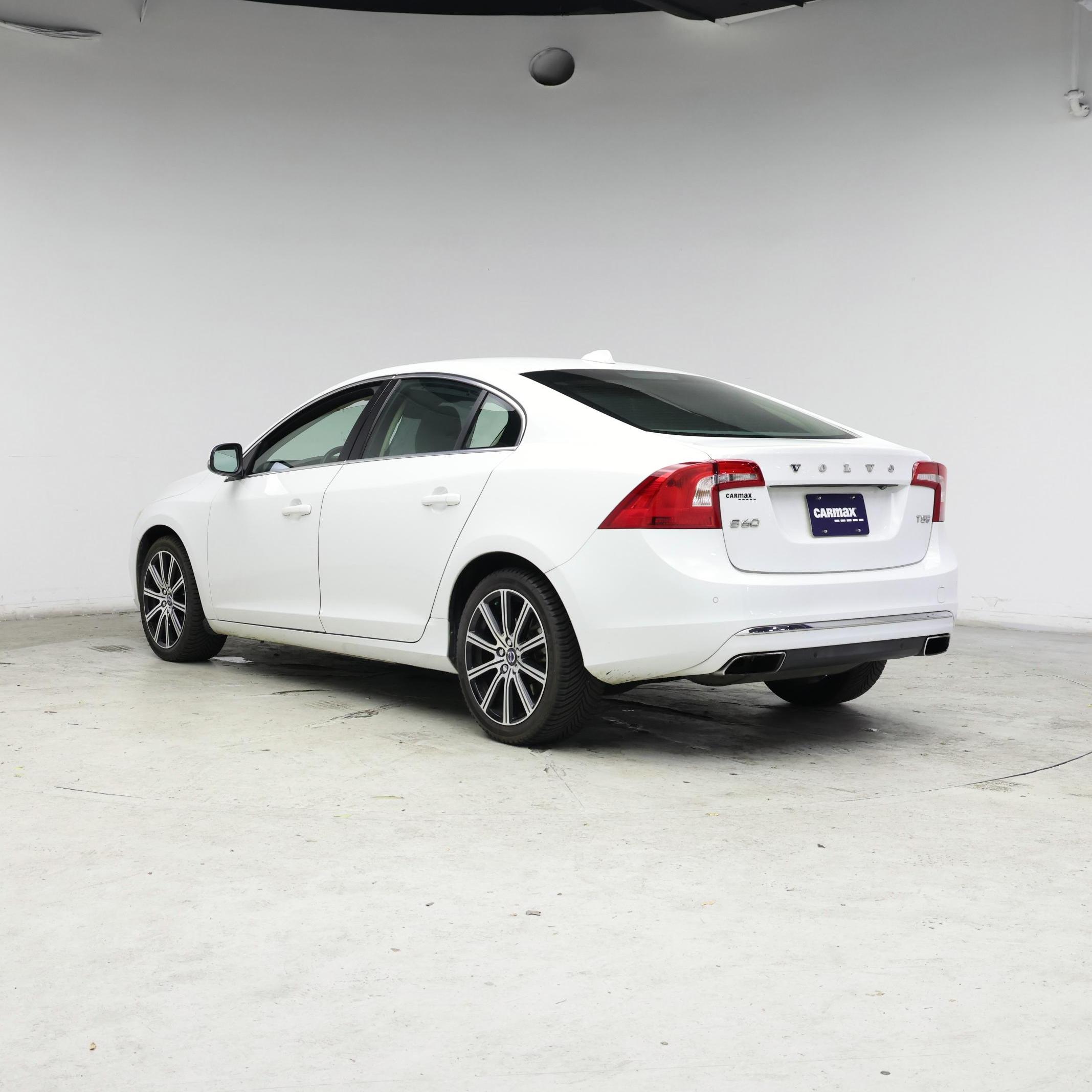 Thumbnail: 2017 Volvo S60 - 2