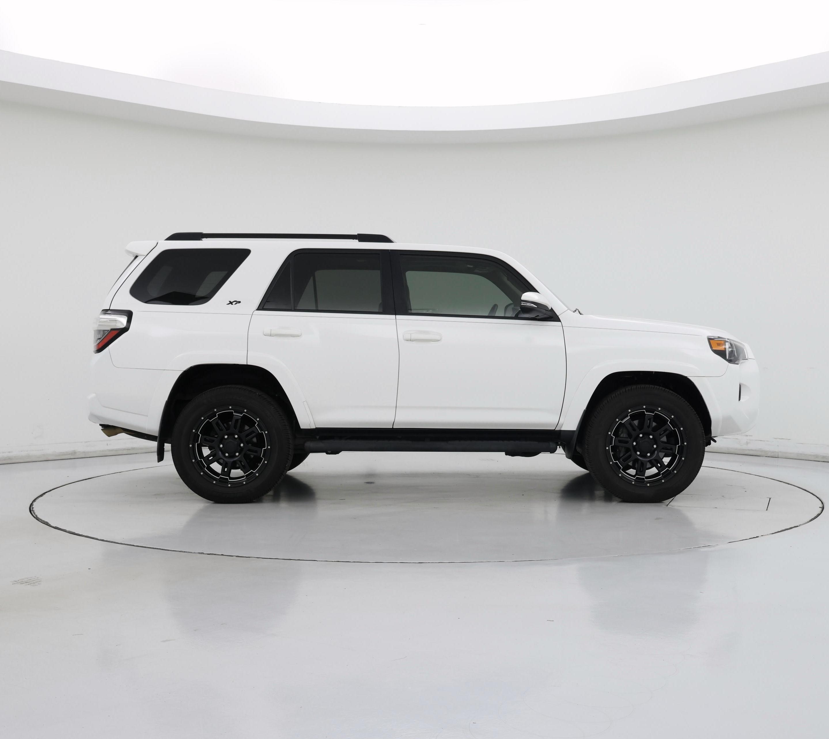 Thumbnail: 2019 Toyota 4Runner - 7