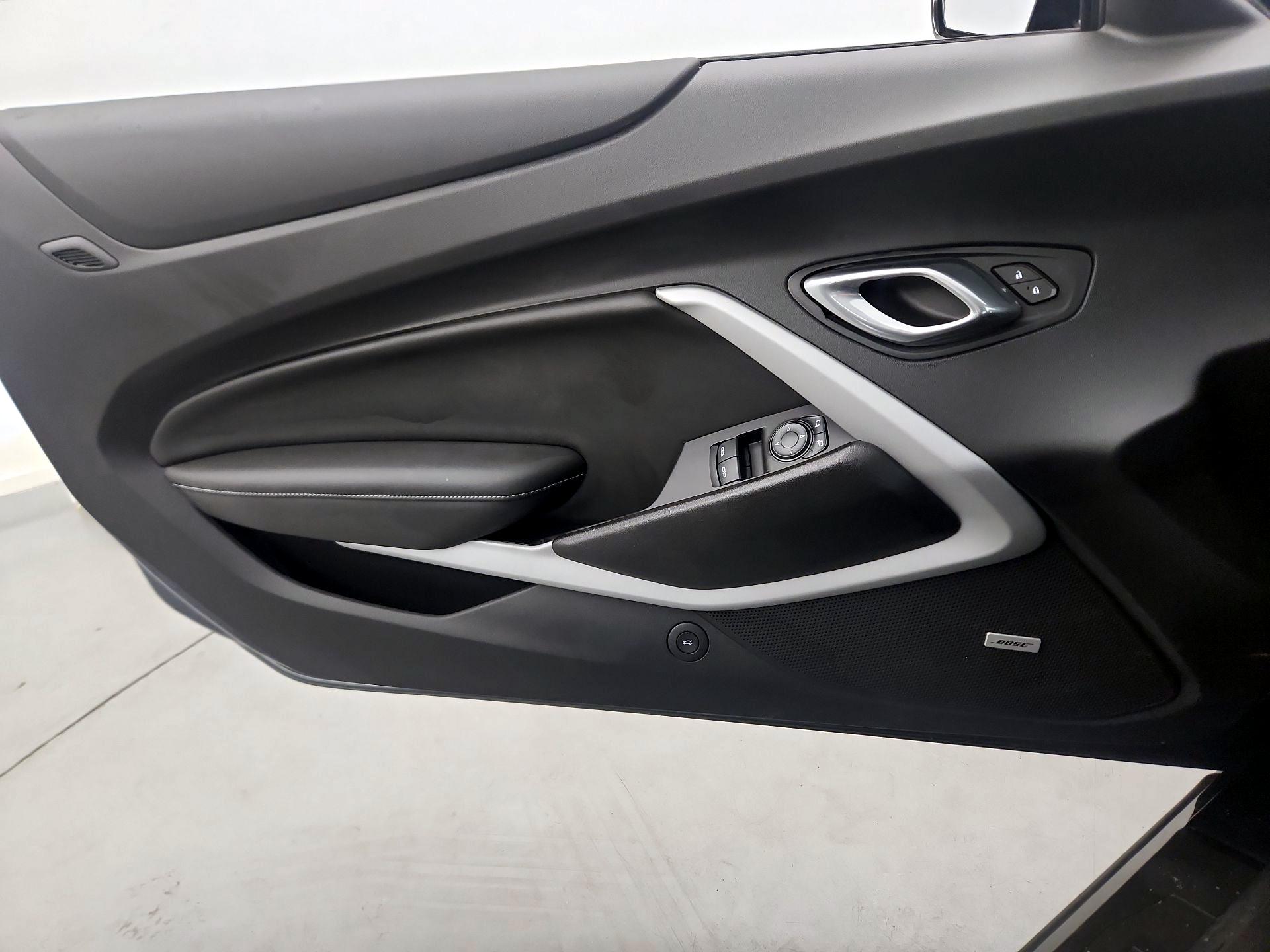 Thumbnail: 2019 Chevrolet Camaro - 10