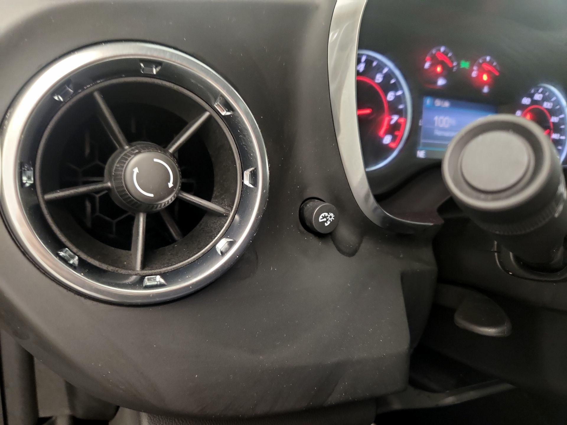 Thumbnail: 2019 Chevrolet Camaro - 11