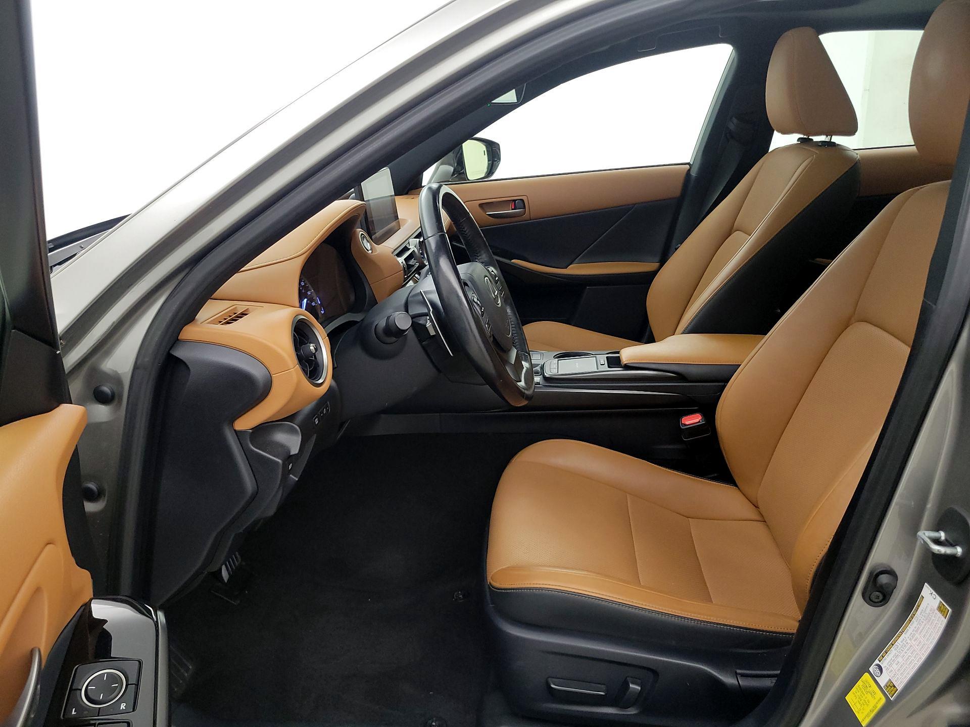 Thumbnail: 2021 Lexus IS - 11