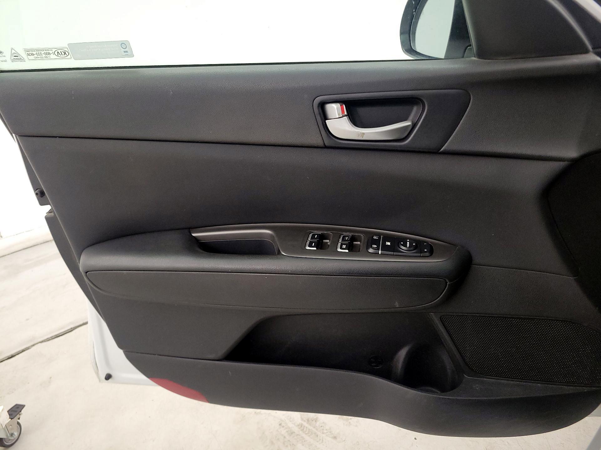 Thumbnail: 2019 Kia Optima - 12