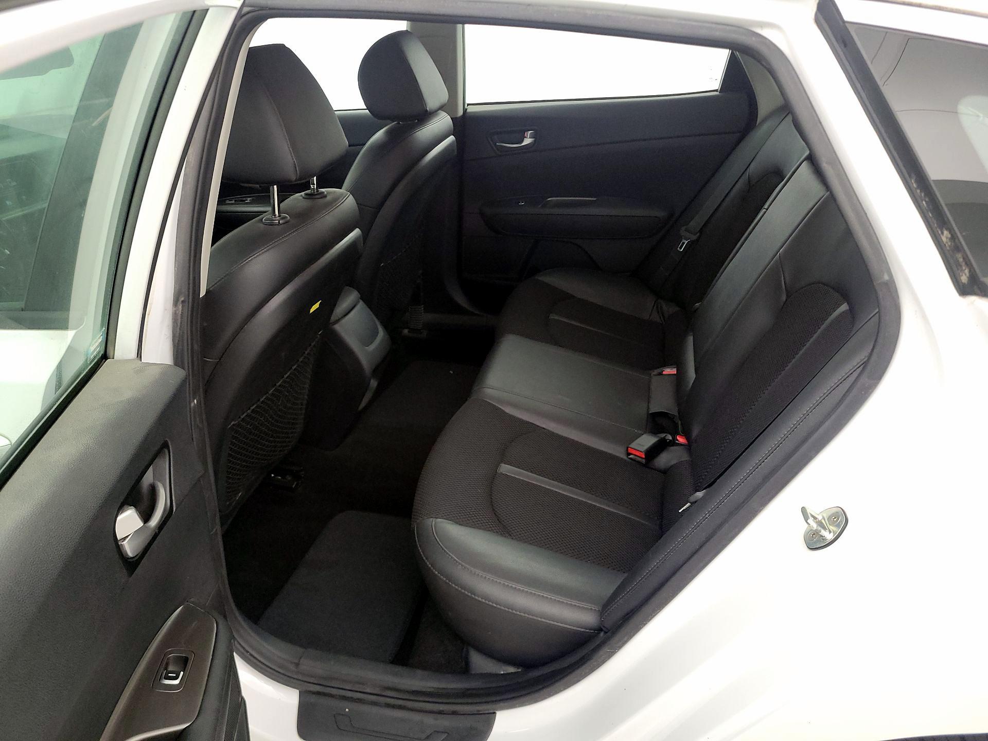 Thumbnail: 2019 Kia Optima - 19