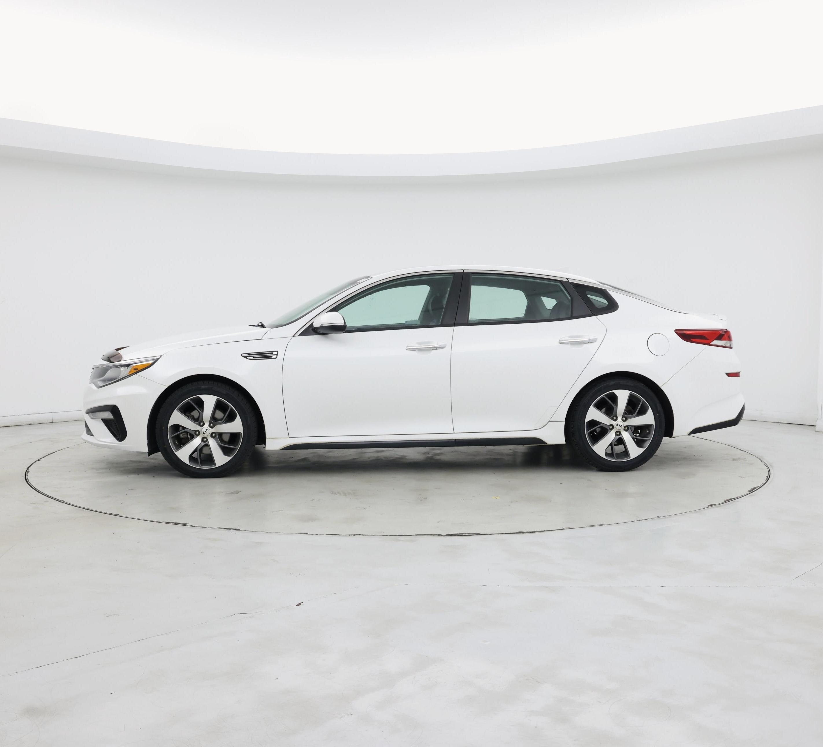 Thumbnail: 2019 Kia Optima - 3