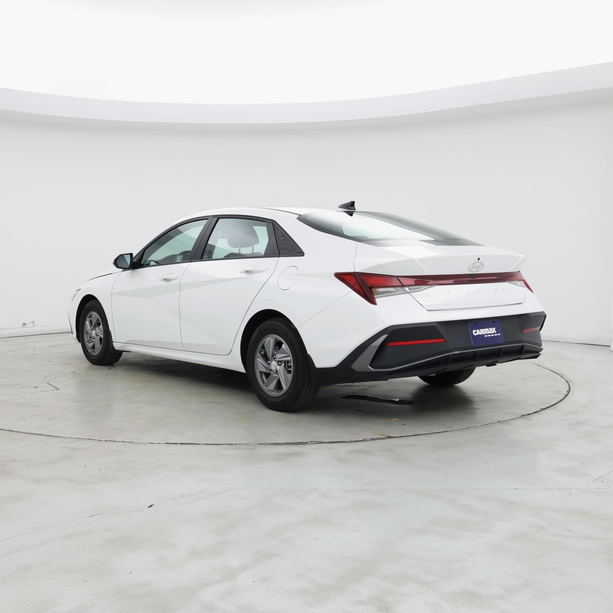 Thumbnail: 2024 Hyundai Elantra - 2