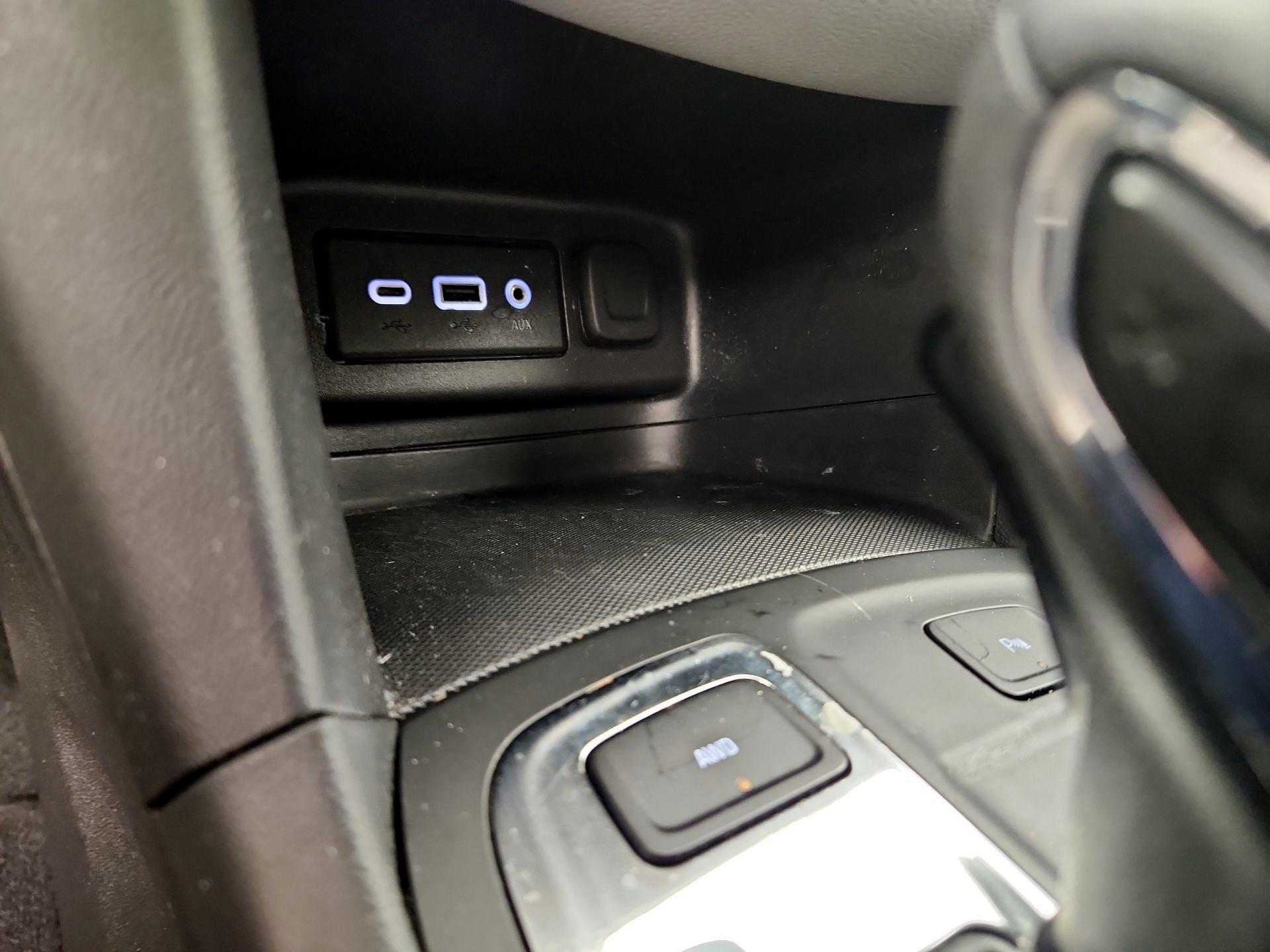 Thumbnail: 2023 Chevrolet Equinox - 18