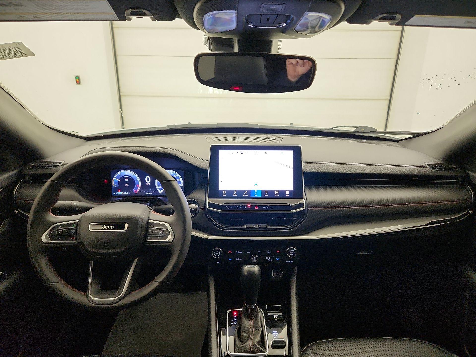 Thumbnail: 2023 Jeep Compass - 9