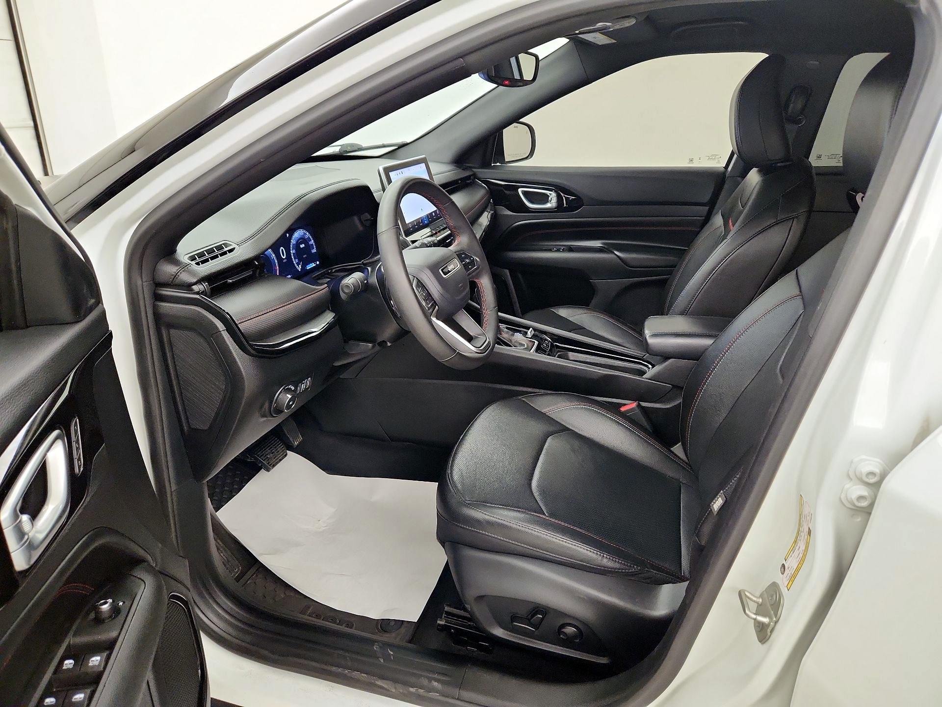 Thumbnail: 2023 Jeep Compass - 11