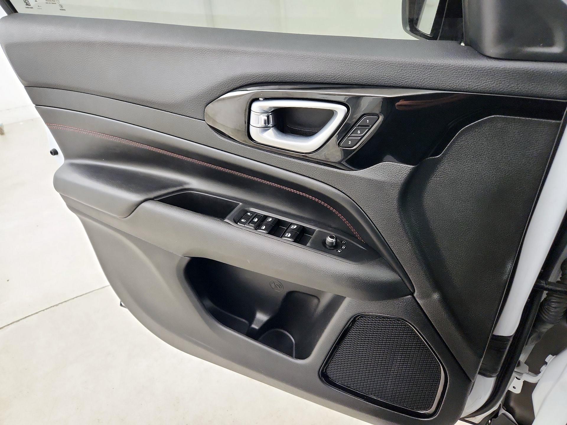 Thumbnail: 2023 Jeep Compass - 12