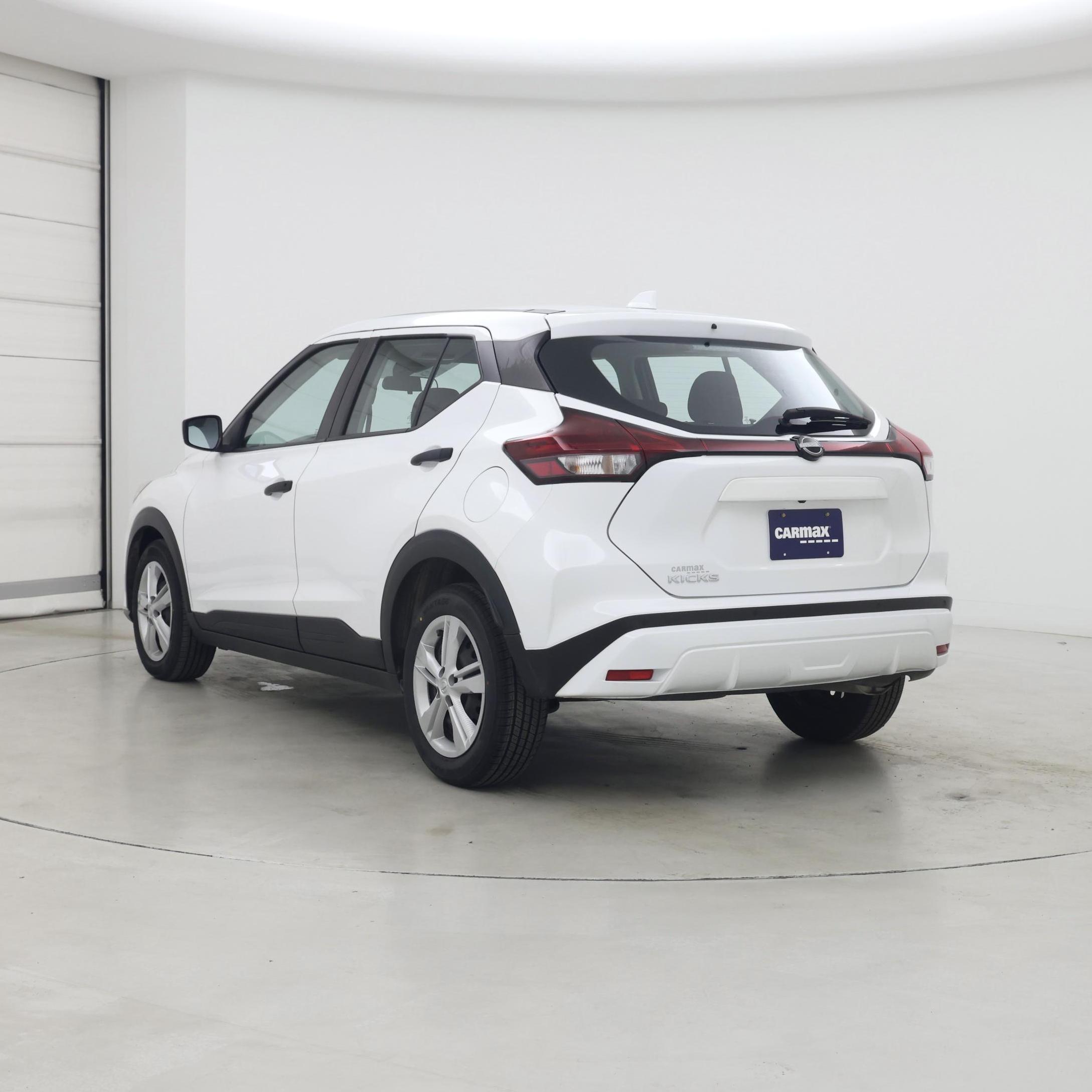 Thumbnail: 2023 Nissan Kicks - 2