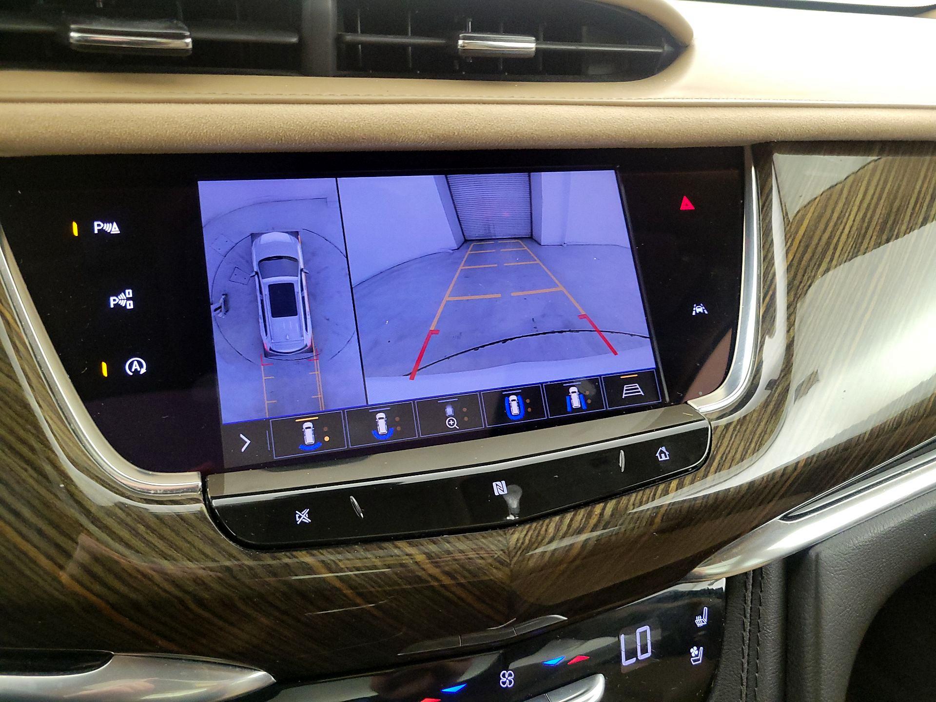 Thumbnail: 2020 Cadillac XT6 - 15